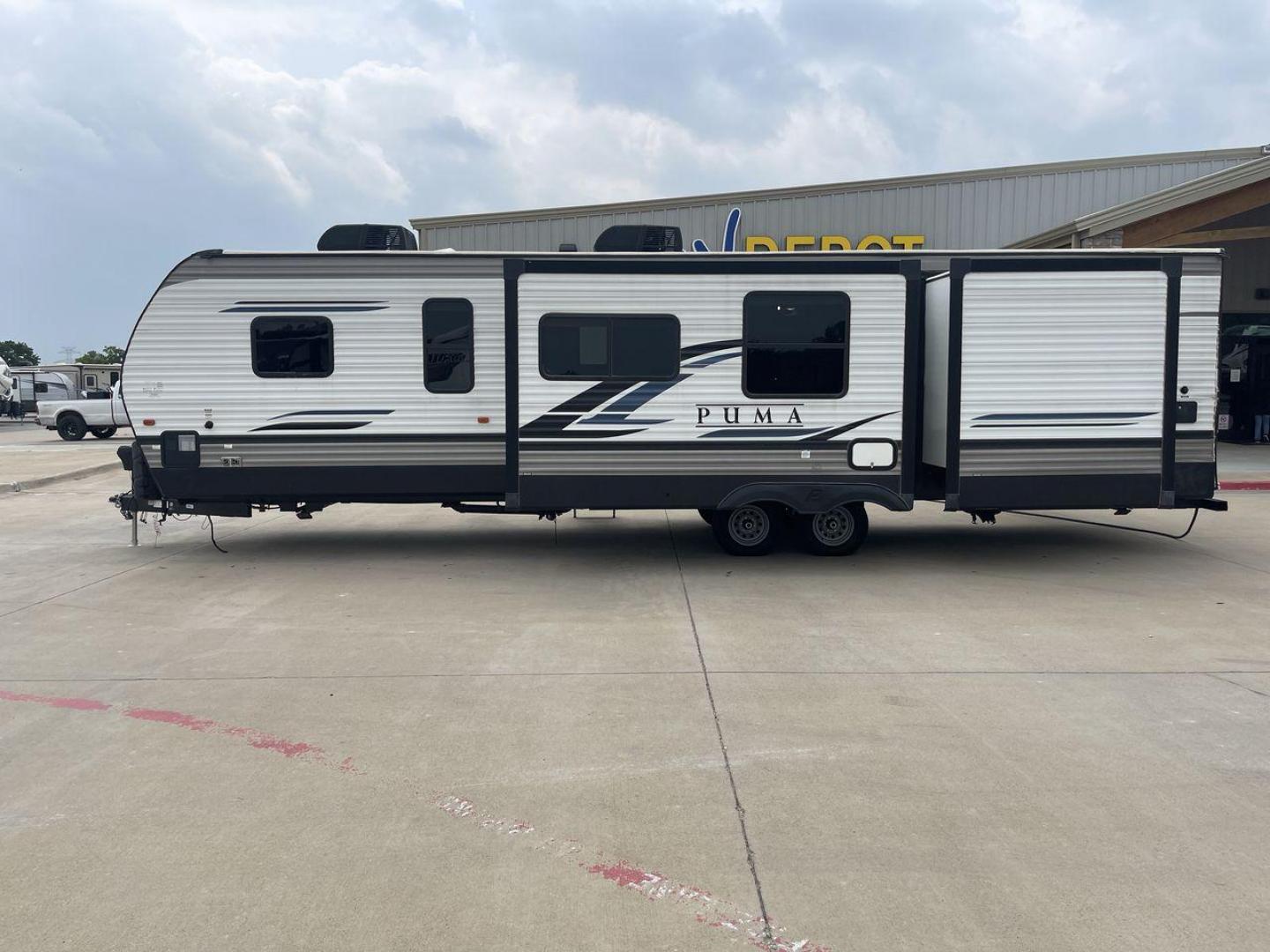 2022 FOREST RIVER PUMA 32BH2B (4X4TPUH22NP) , located at 4319 N Main St, Cleburne, TX, 76033, (817) 678-5133, 32.385960, -97.391212 - Photo#24