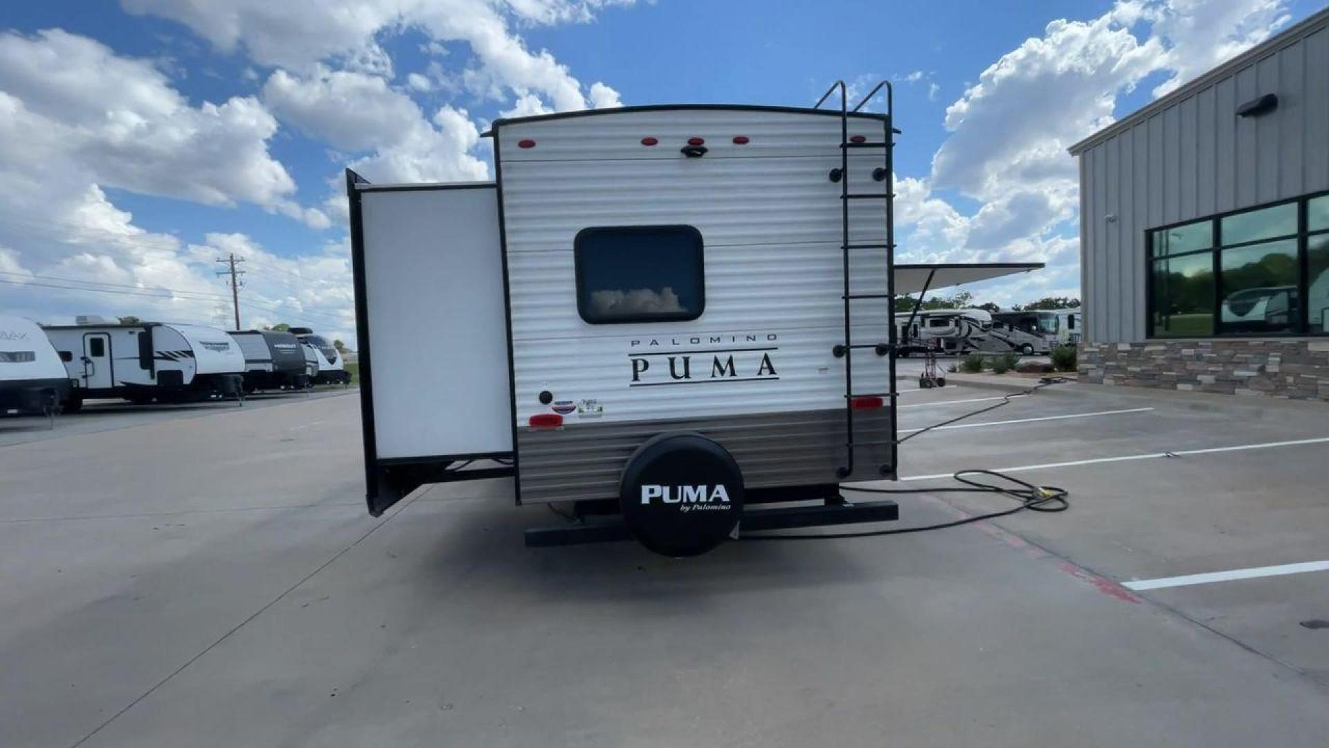 2022 FOREST RIVER PUMA 32RBFQ (4X4TPUH28NP) , Length: 36.92 ft. | Dry Weight: 8,998 lbs. | Gross Weight: 10,500 lbs. | Slides: 3 transmission, located at 4319 N Main St, Cleburne, TX, 76033, (817) 678-5133, 32.385960, -97.391212 - Photo#8