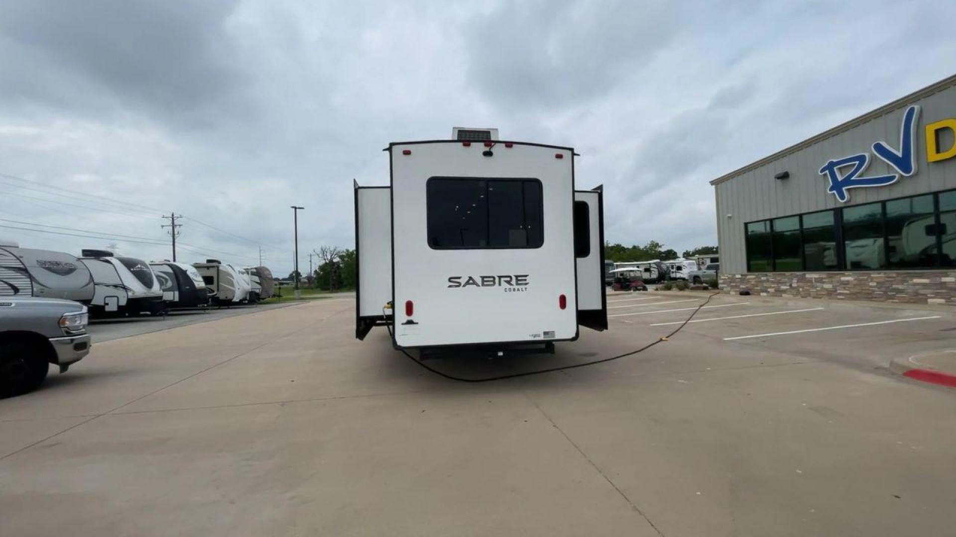 2022 FOREST RIVER SABRE 36BHQ (5ZT3SR1B2N6) , located at 4319 N Main St, Cleburne, TX, 76033, (817) 678-5133, 32.385960, -97.391212 - Photo#8