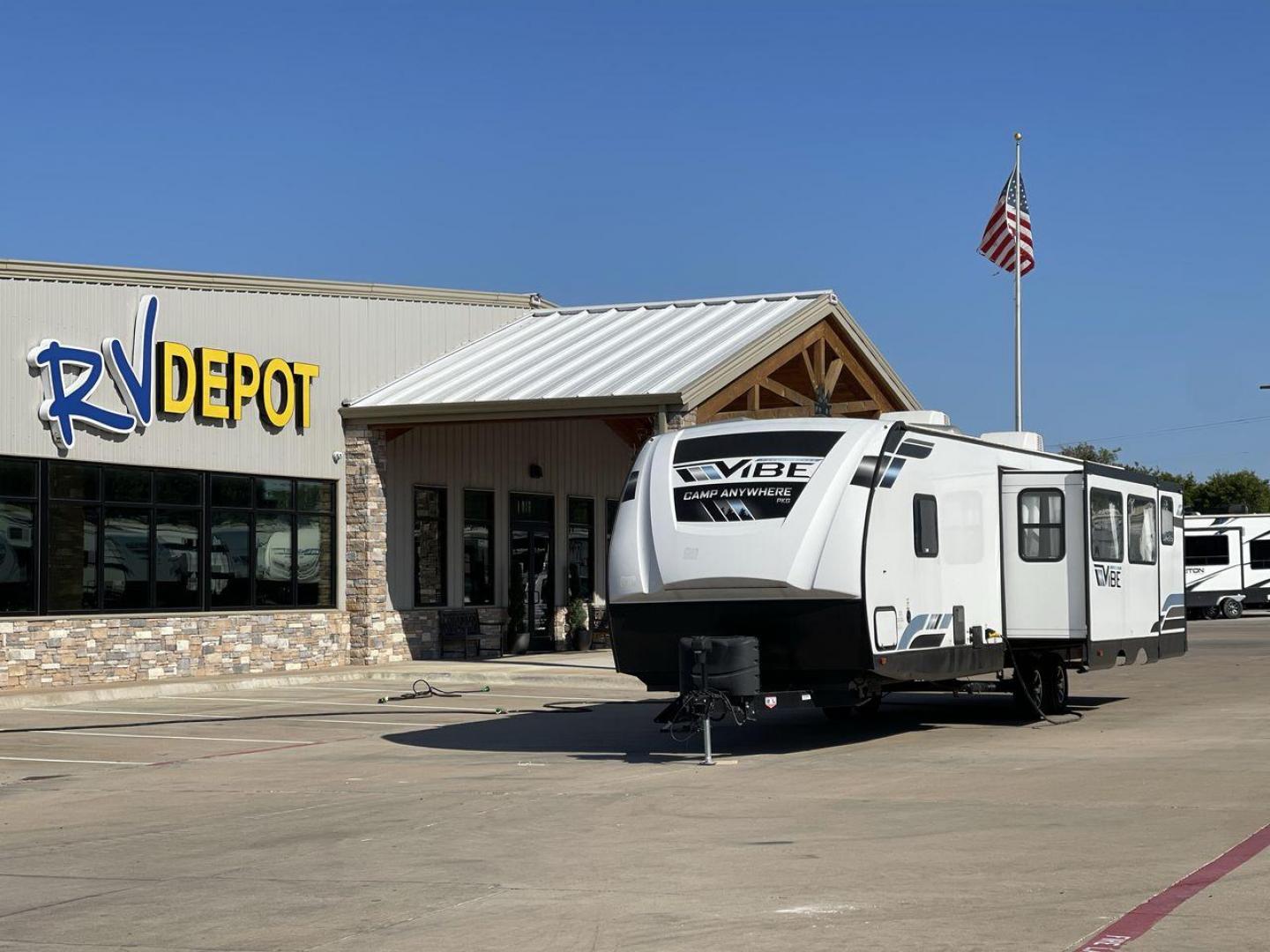 2022 FOREST RIVER VIBE 34BH (4X4TVBK21N4) , Length: 39.42 ft. | Dry Weight: 8,164 lbs. | Slides: 3 transmission, located at 4319 N Main St, Cleburne, TX, 76033, (817) 678-5133, 32.385960, -97.391212 - Photo#0