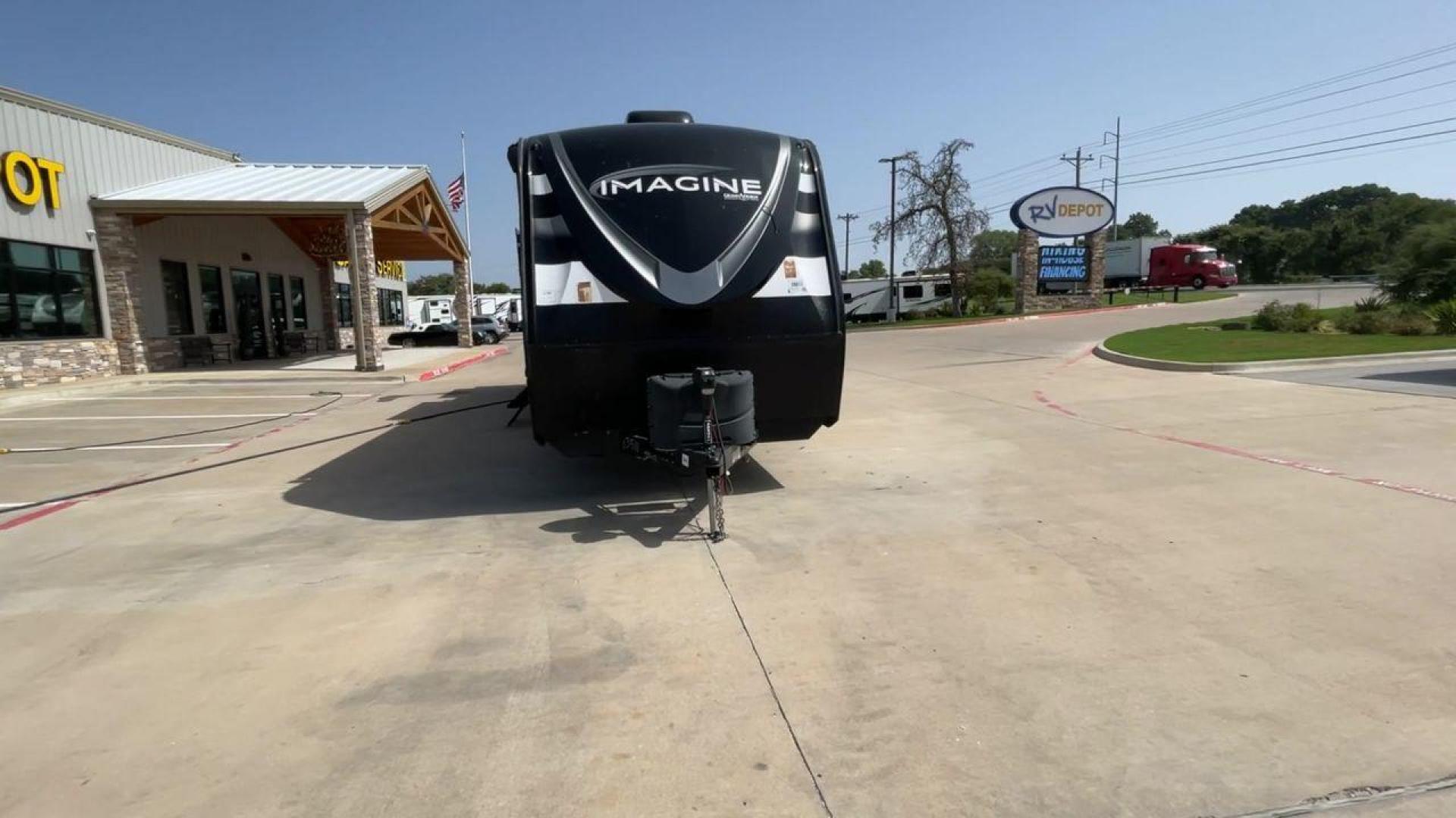 2022 GRAND DESIGN IMAGINE 3250BH (573TE372XN6) , Length: 36.92 ft. | Dry Weight: 8,496 lbs. | Gross Weight: 10,195 lbs. | Slides: 3 transmission, located at 4319 N Main St, Cleburne, TX, 76033, (817) 678-5133, 32.385960, -97.391212 - Photo#4