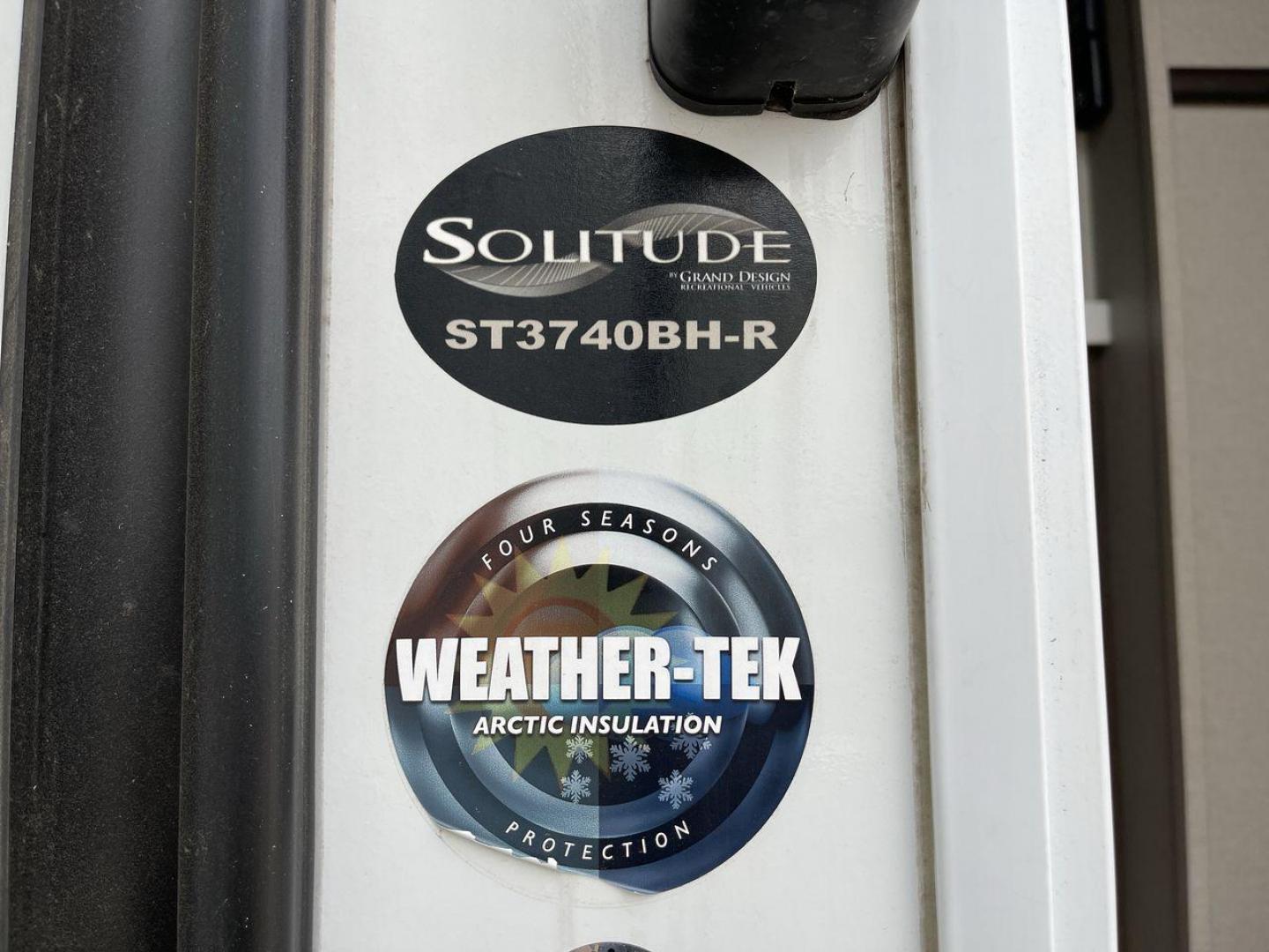 2022 GRAND DESIGN SOLITUDE 3740BH (573FS4225NA) , located at 4319 N Main St, Cleburne, TX, 76033, (817) 678-5133, 32.385960, -97.391212 - Photo#21