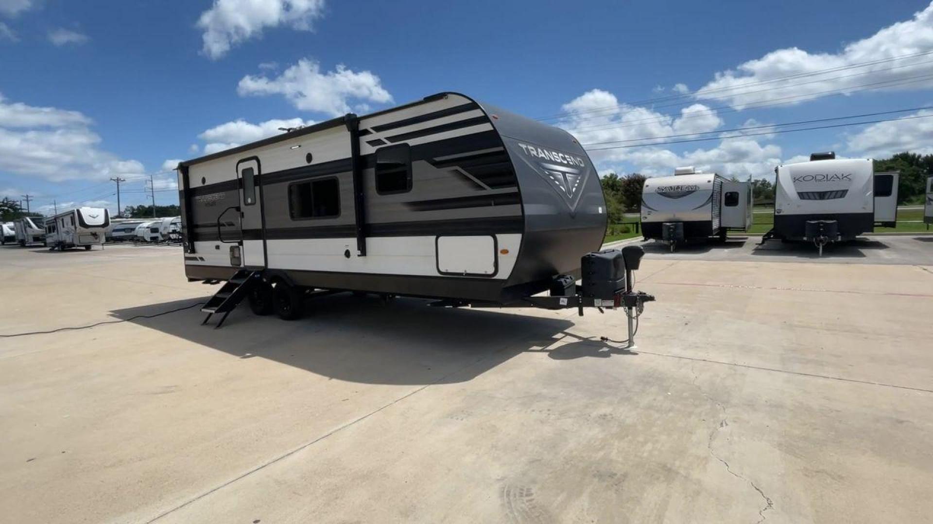 2022 GRAND DESIGN TRANSCEND 240ML (573TT3022N8) , located at 4319 N Main St, Cleburne, TX, 76033, (817) 678-5133, 32.385960, -97.391212 - Photo#3