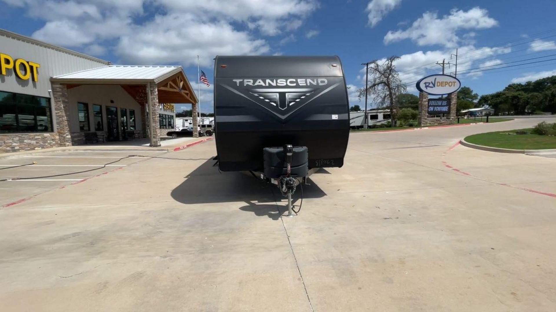 2022 GRAND DESIGN TRANSCEND 240ML (573TT3022N8) , located at 4319 N Main St, Cleburne, TX, 76033, (817) 678-5133, 32.385960, -97.391212 - Photo#4