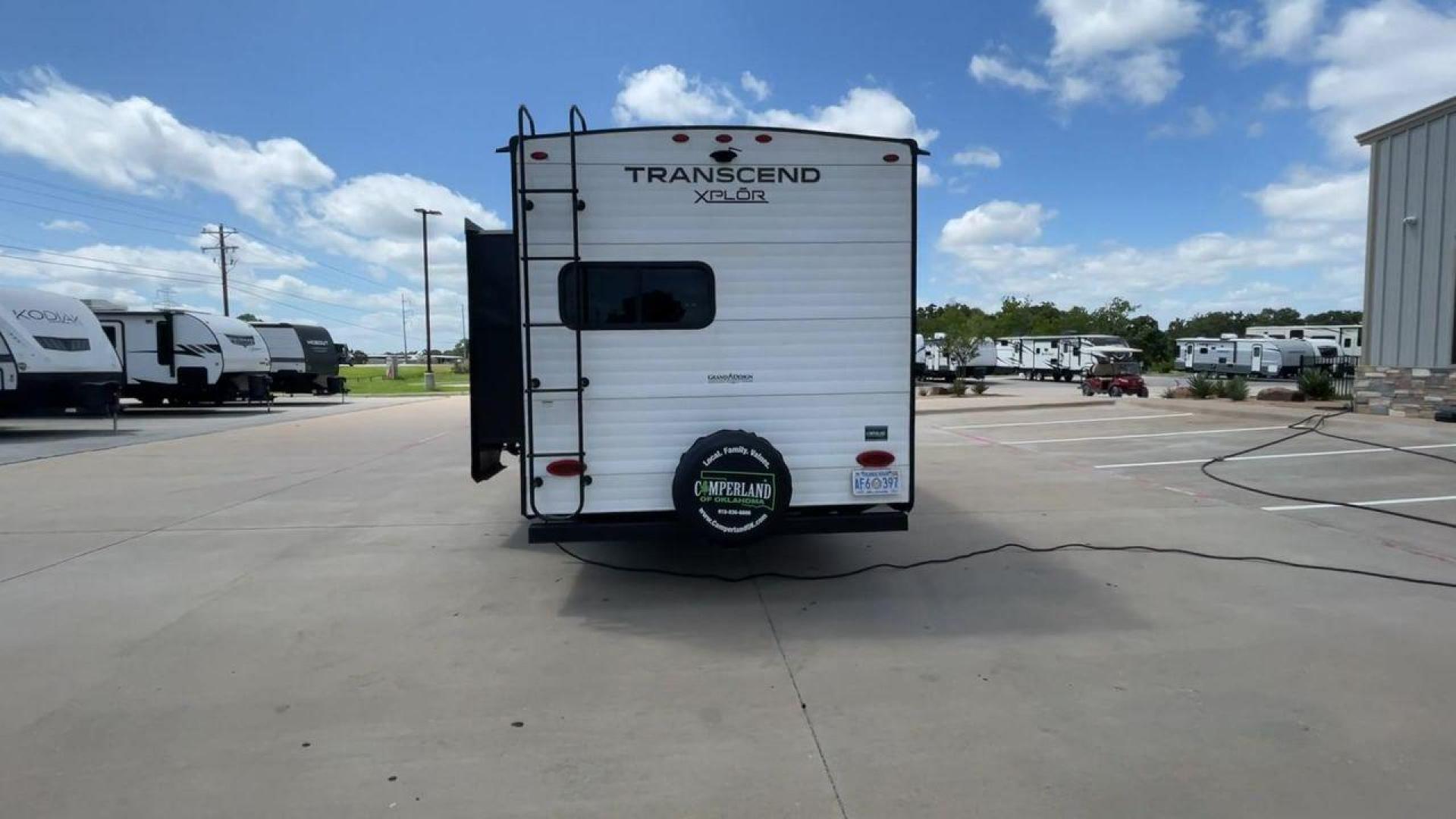 2022 GRAND DESIGN TRANSCEND 240ML (573TT3022N8) , located at 4319 N Main St, Cleburne, TX, 76033, (817) 678-5133, 32.385960, -97.391212 - Photo#8