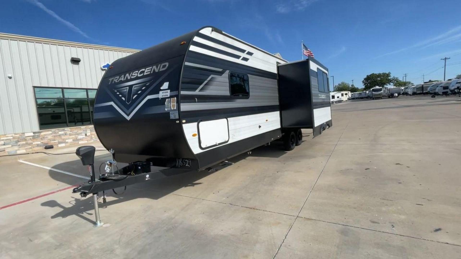 2022 GRAND DESIGN TRANSCEND 265BH (573TT3326N8) , Length: 32.75 ft. | Dry Weight: 6,327 lbs. | Gross Weight: 7,995 lbs. | Slides: 1 transmission, located at 4319 N Main St, Cleburne, TX, 76033, (817) 678-5133, 32.385960, -97.391212 - Photo#5