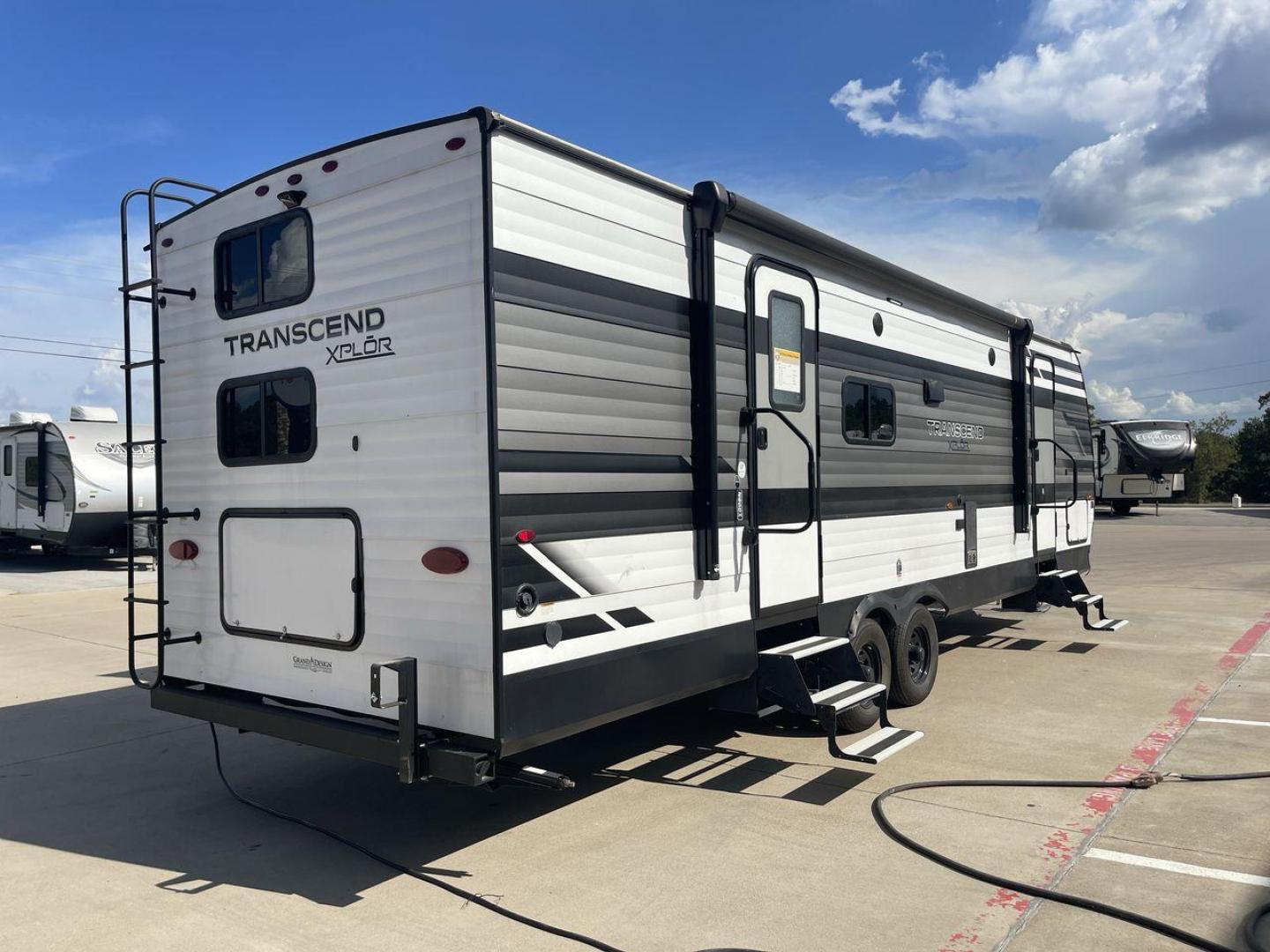 2022 GRAND DESIGN TRANSCEND 265BH (573TT3324ND) , Length: 32.75 ft. | Dry Weight: 6,327 lbs. | Gross Weight: 7,995 lbs. | Slides: 1 transmission, located at 4319 N Main St, Cleburne, TX, 76033, (817) 678-5133, 32.385960, -97.391212 - Photo#25