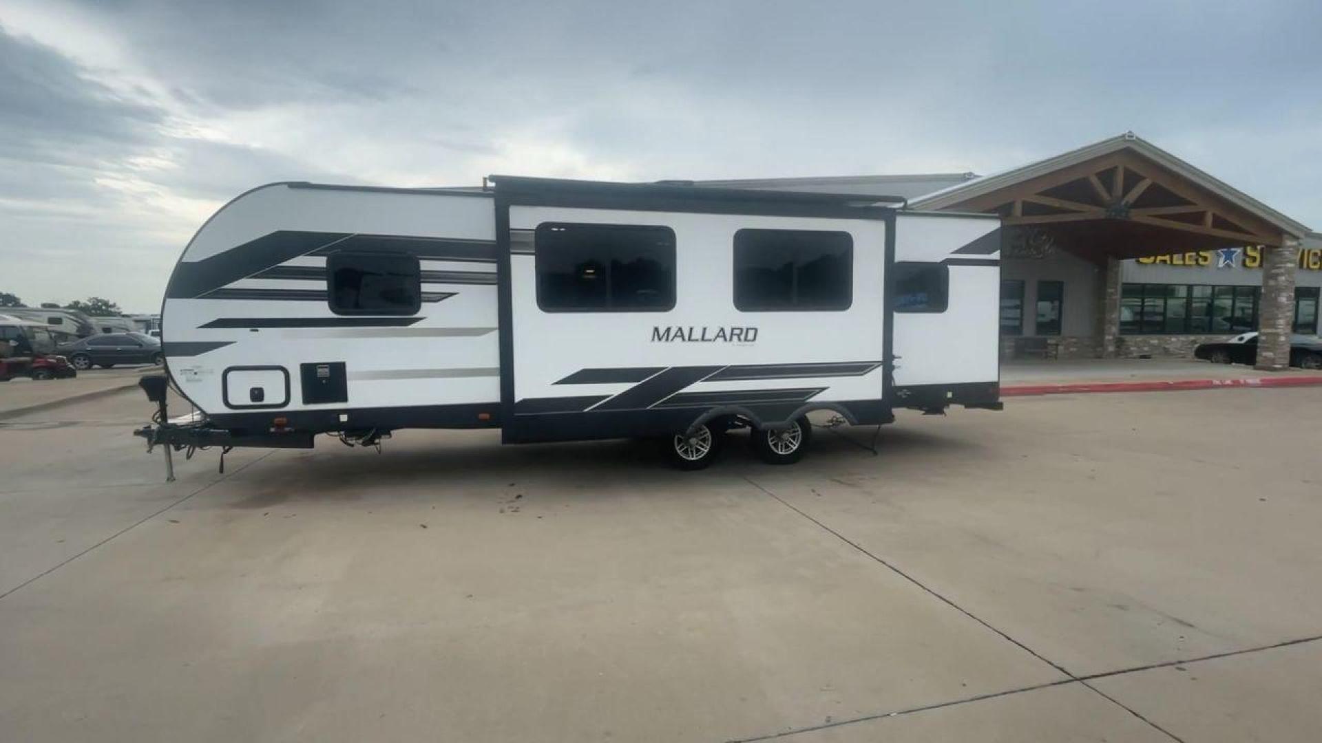 2022 HEARTLAND MALLARD M26 (5SFNB3227NE) , located at 4319 N Main St, Cleburne, TX, 76033, (817) 678-5133, 32.385960, -97.391212 - Photo#6