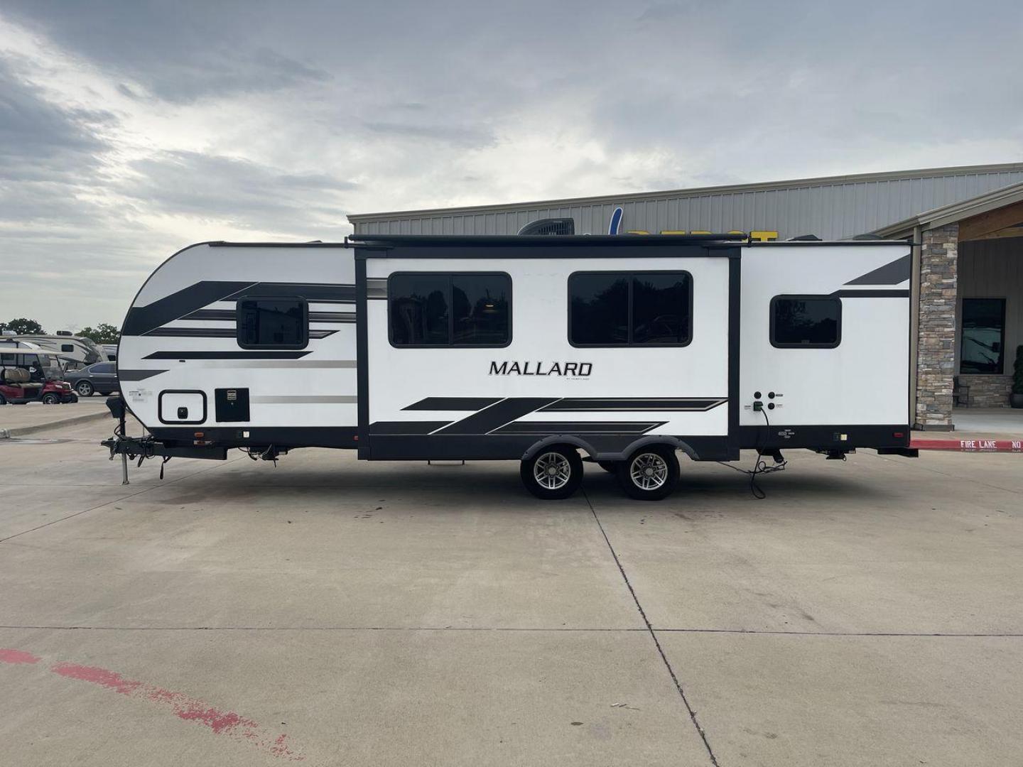 2022 HEARTLAND MALLARD M26 (5SFNB3227NE) , located at 4319 N Main St, Cleburne, TX, 76033, (817) 678-5133, 32.385960, -97.391212 - Photo#24