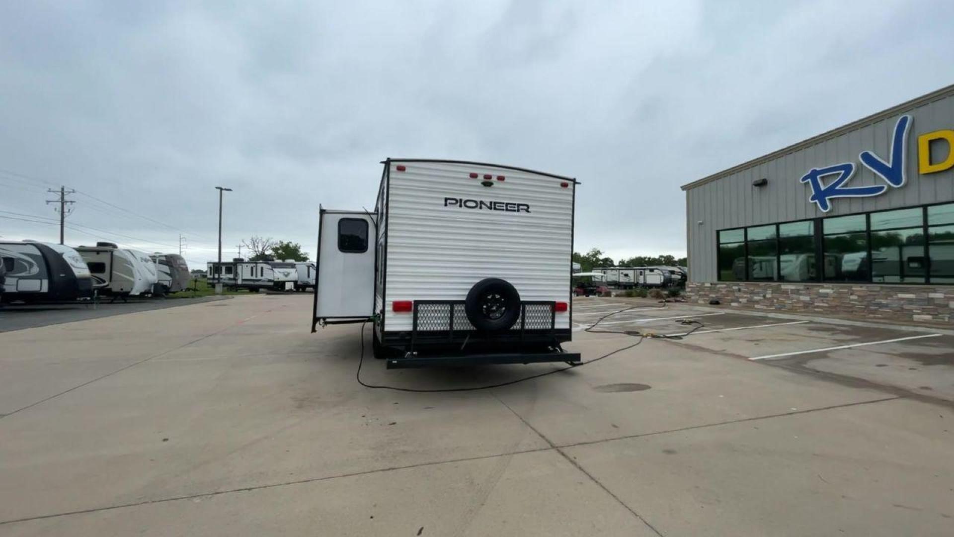 2022 HEARTLAND PIONEER BH270 (5SFPB3228NE) , located at 4319 N Main St, Cleburne, TX, 76033, (817) 678-5133, 32.385960, -97.391212 - Photo#8