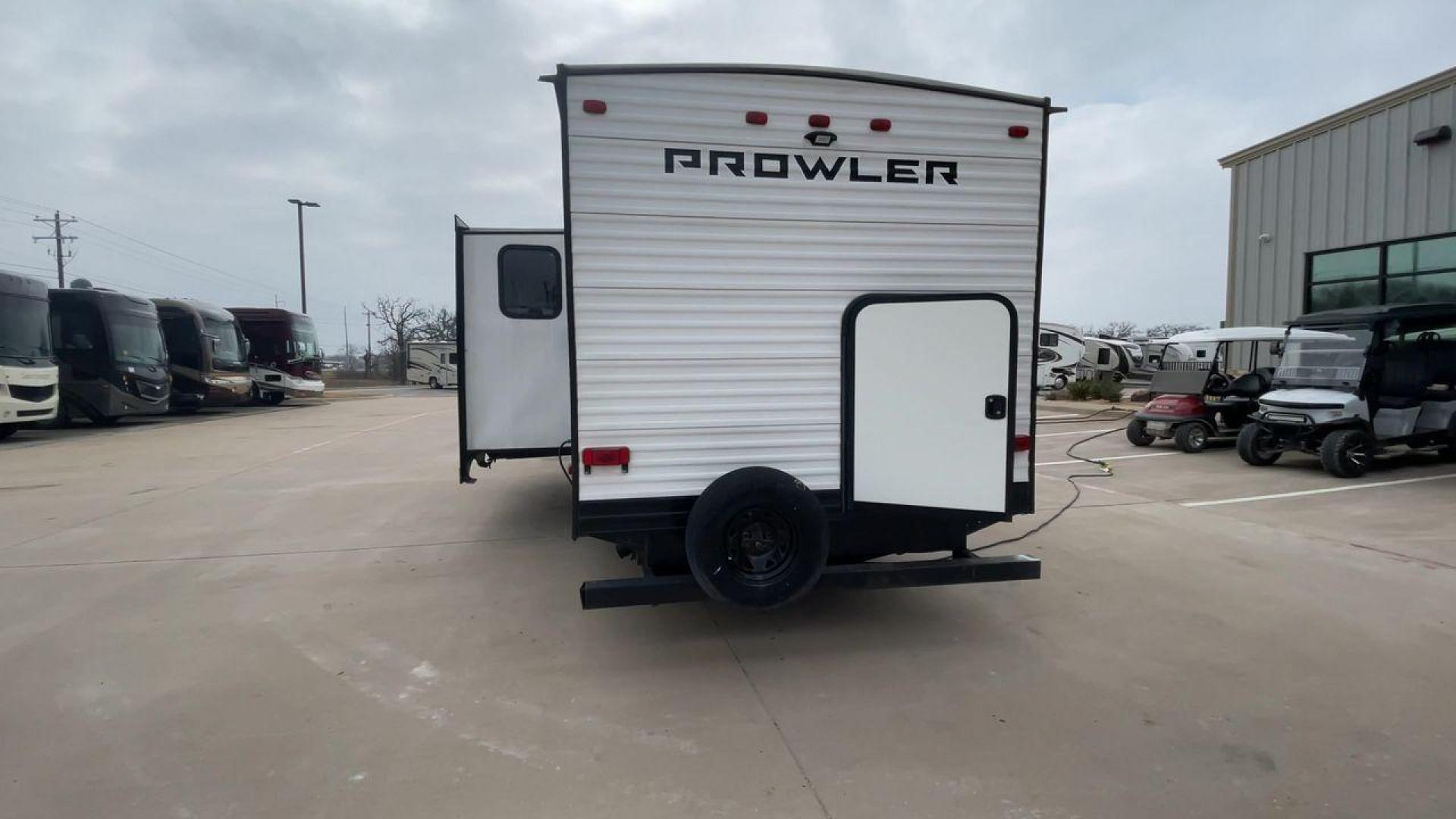 2022 HEARTLAND PROWLER 271BR (5SFPB3220NE) , located at 4319 N Main St, Cleburne, TX, 76033, (817) 678-5133, 32.385960, -97.391212 - Photo#8