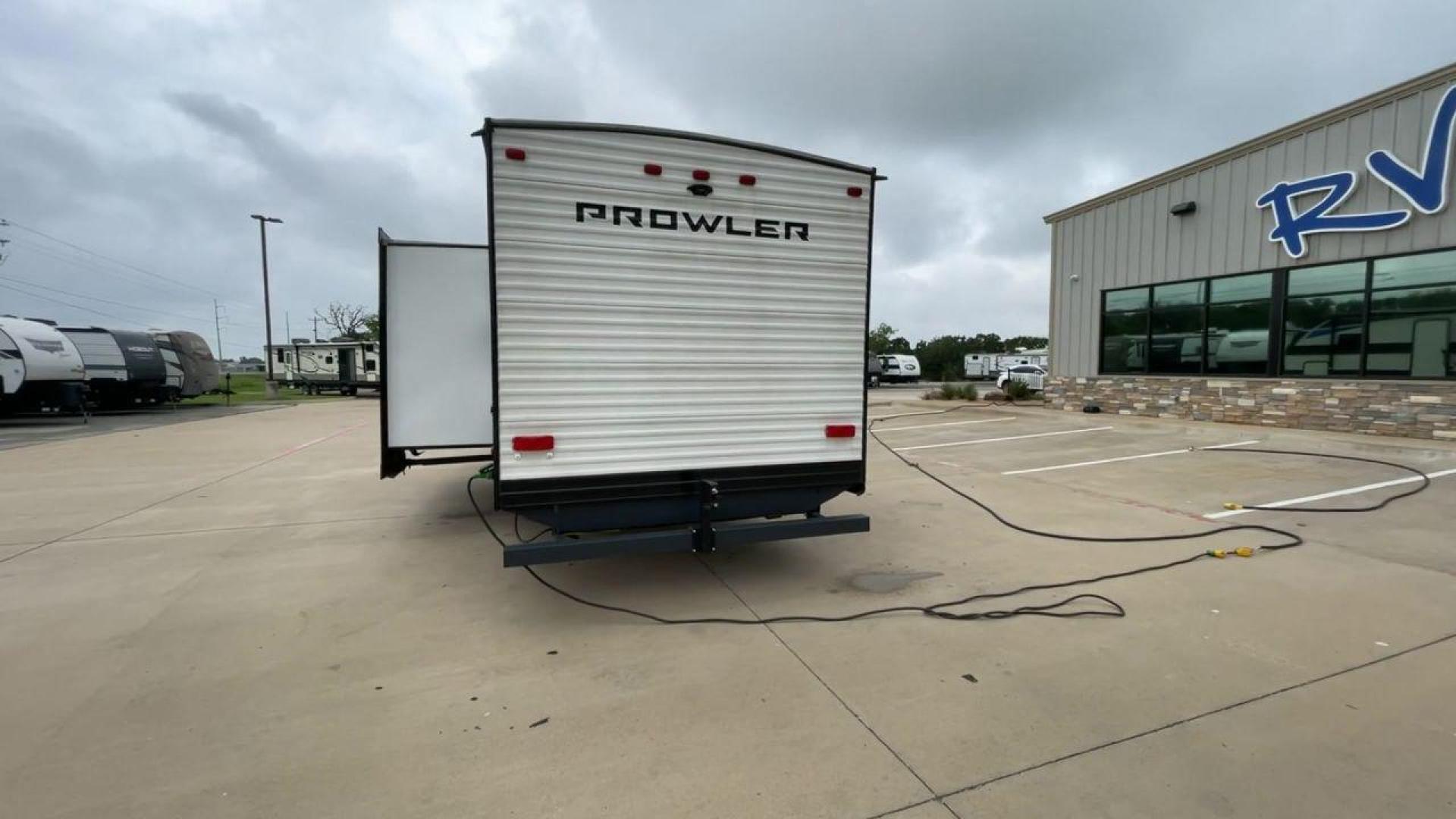 2022 HEARTLAND PROWLER 290BH (5SFPB3420NE) , located at 4319 N Main St, Cleburne, TX, 76033, (817) 678-5133, 32.385960, -97.391212 - Photo#8