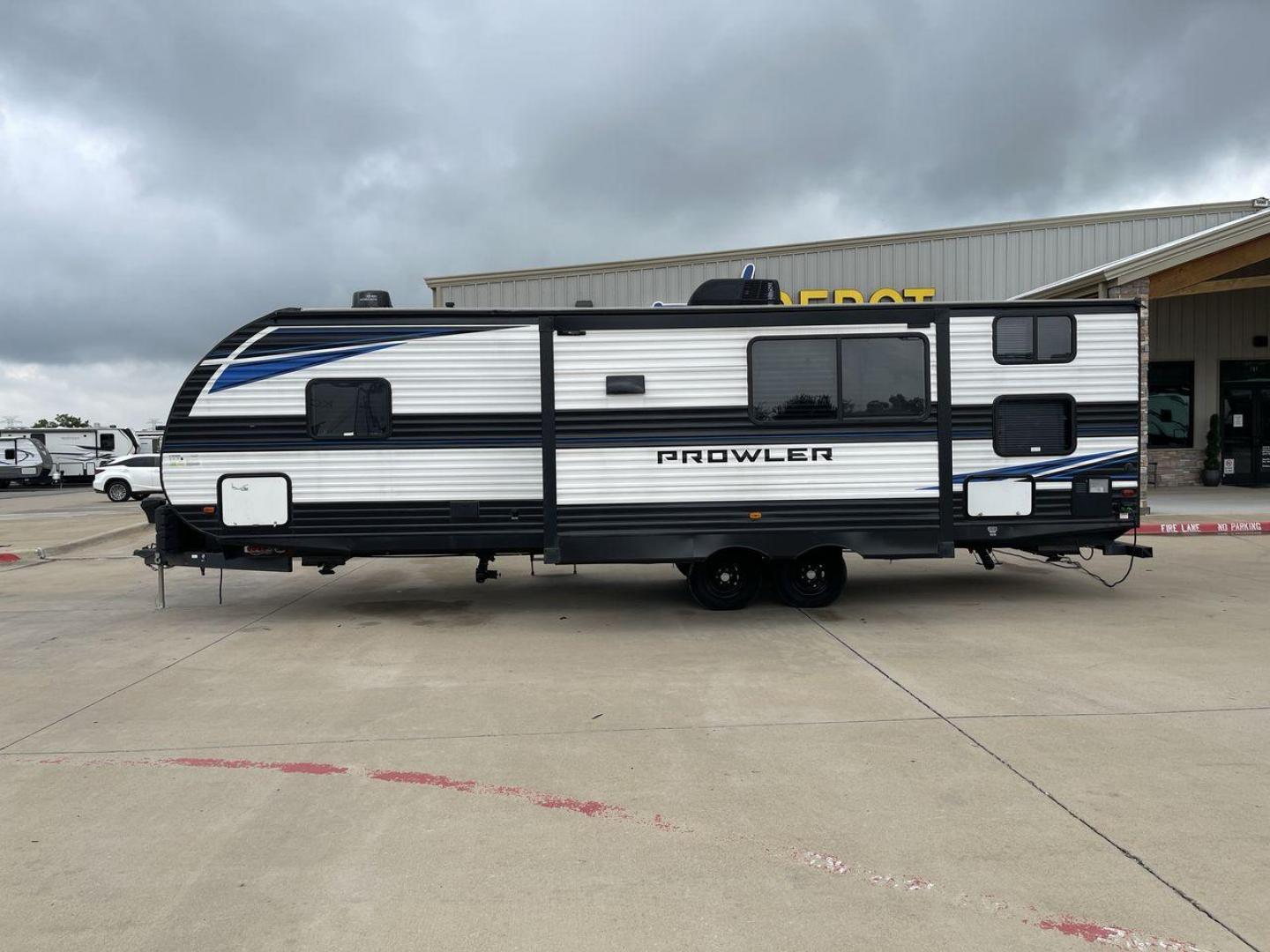 2022 HEARTLAND PROWLER 290BH (5SFPB3420NE) , located at 4319 N Main St, Cleburne, TX, 76033, (817) 678-5133, 32.385960, -97.391212 - Photo#24