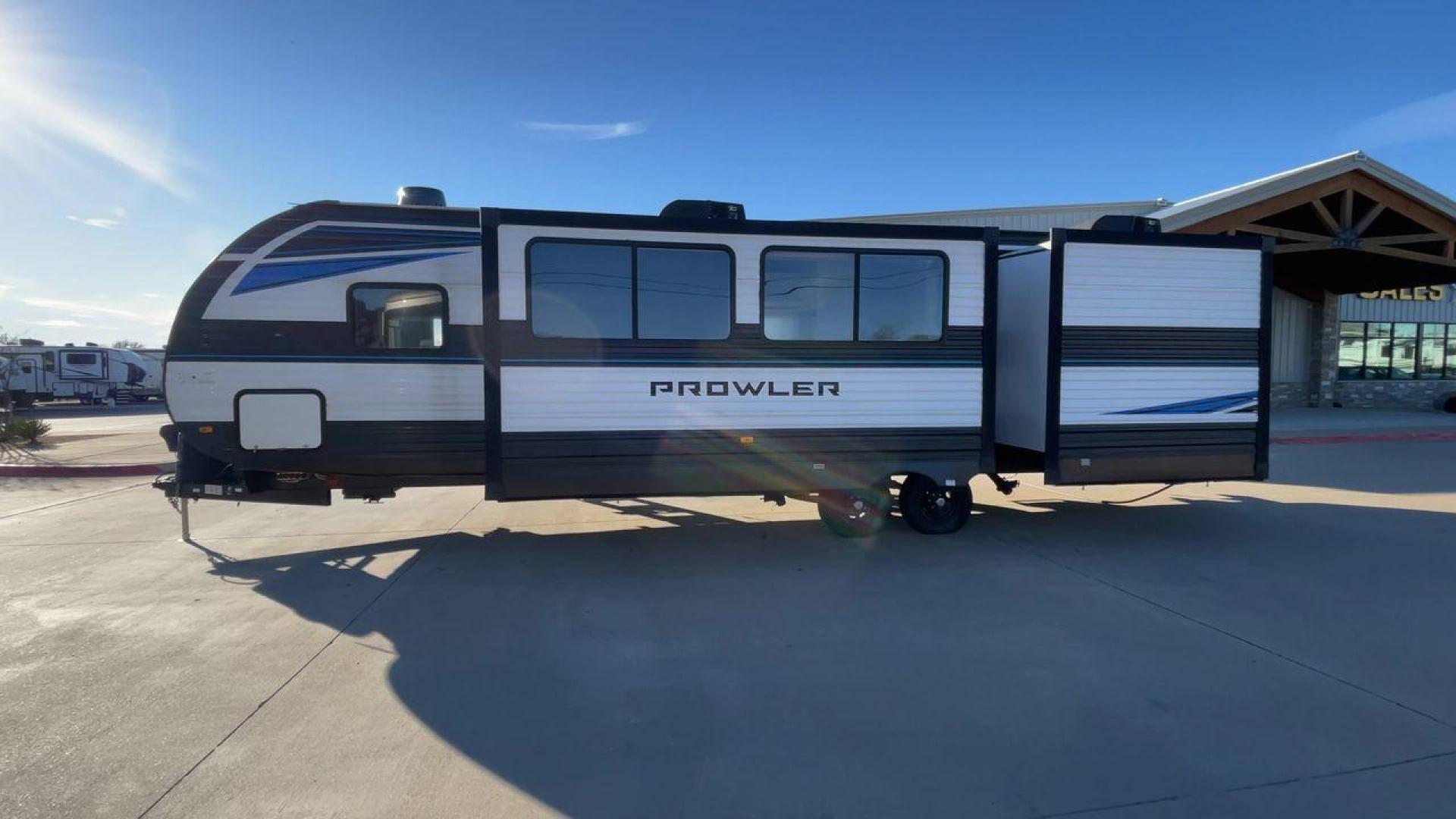 2022 HEARTLAND PROWLER 320BH (5SFPB3722NE) , Length: 36.7 ft. | Dry Weight: 7,980 lbs. | Gross Weight: 9,600 lbs. | Slides: 2 transmission, located at 4319 N Main St, Cleburne, TX, 76033, (817) 678-5133, 32.385960, -97.391212 - The 2022 Heartland Prowler 320BH is a spacious and family-oriented travel trailer, thoughtfully designed to provide comfort and convenience for your adventures. Measuring 36.7 ft. in length, 8.04 ft. in width, and 11.33 ft. in height, it offers plenty of room to accommodate large groups. With a dry - Photo#6