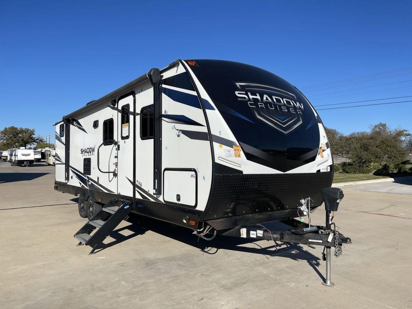 2022 HEARTLAND SHADOW CRUISER 280QB (5RXDB3228NN) , Length: 31.92 ft. | Dry Weight: 6,288 lbs. | Gross Weight: 7,816 lbs. | Slides: 1 transmission, located at 4319 N Main St, Cleburne, TX, 76033, (817) 678-5133, 32.385960, -97.391212 - The 2022 Heartland Shadow Cruiser 280QB is a travel trailer designed with families in mind, offering a functional layout, modern amenities, and ample sleeping accommodations. Its lightweight design makes it easier to tow while still providing the space and features needed for memorable adventures. T - Photo#23