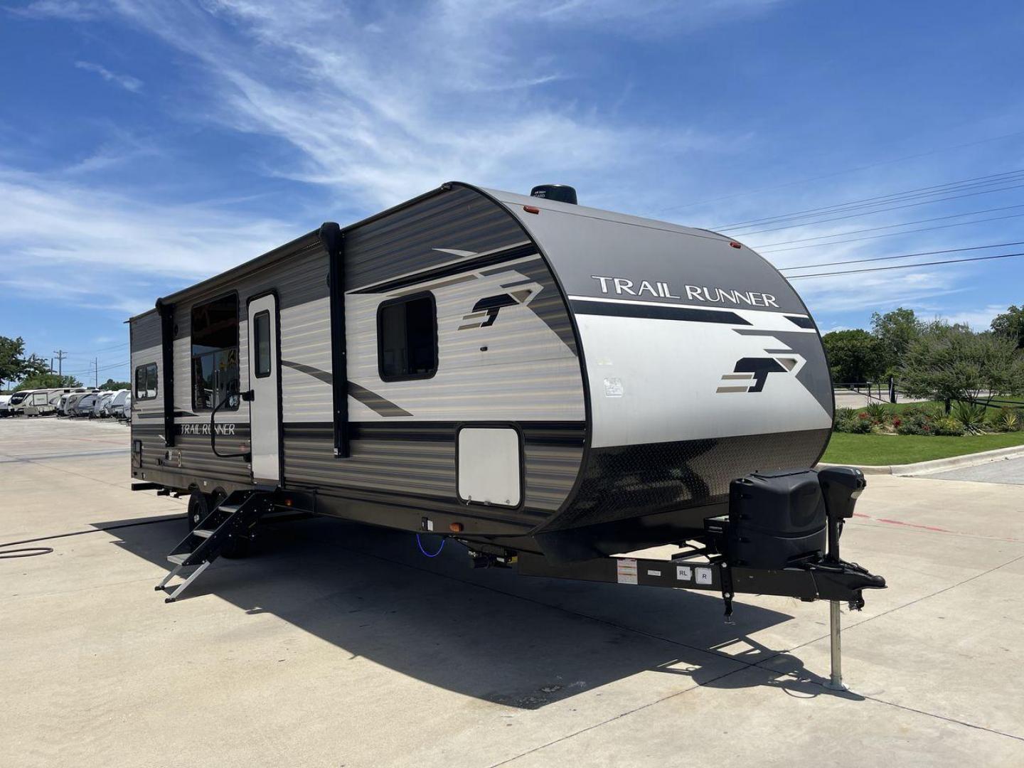 2022 HEARTLAND TRAIL RUNNER 27RKS (5SFEB3422NE) , located at 4319 N Main St, Cleburne, TX, 76033, (817) 678-5133, 32.385960, -97.391212 - Photo#22