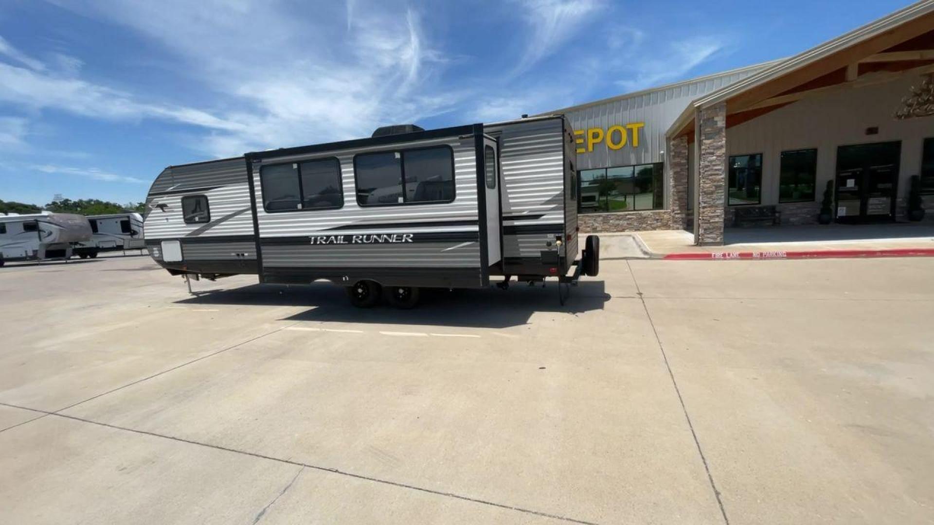 2022 HEARTLAND TRAIL RUNNER 27RKS (5SFEB3422NE) , located at 4319 N Main St, Cleburne, TX, 76033, (817) 678-5133, 32.385960, -97.391212 - Photo#7