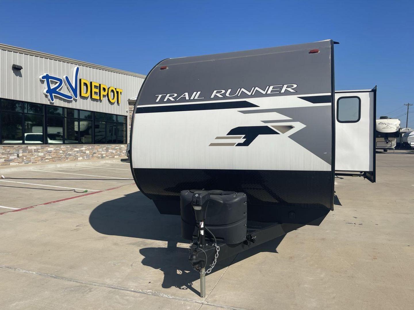 2022 HEARTLAND TRAIL RUNNER 31DB (5SFEB3728NE) , Length: 36.92 ft. | Dry Weight: 7,040 lbs. | Gross Weight: 9,642 lbs. | Slides: 1 transmission, located at 4319 N Main St, Cleburne, TX, 76033, (817) 678-5133, 32.385960, -97.391212 - The 2022 Heartland Trail Runner 31DB is a flexible, family-friendly travel trailer that will make your camping trip more enjoyable. With a length of 36.92 feet and a dry weight of 7,040 pounds, this trailer gives you plenty of room and comfort for your trips. The gross weight of 9,642 pounds means t - Photo#0