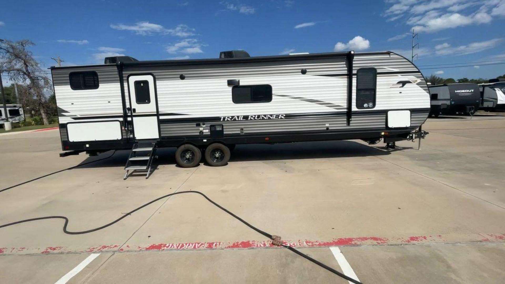 2022 HEARTLAND TRAIL RUNNER 31DB (5SFEB3722NE) , Length: 36.92 ft. | Dry Weight: 7,040 lbs. | Gross Weight: 9,642 lbs. | Slides: 1 transmission, located at 4319 N Main St, Cleburne, TX, 76033, (817) 678-5133, 32.385960, -97.391212 - Photo#2