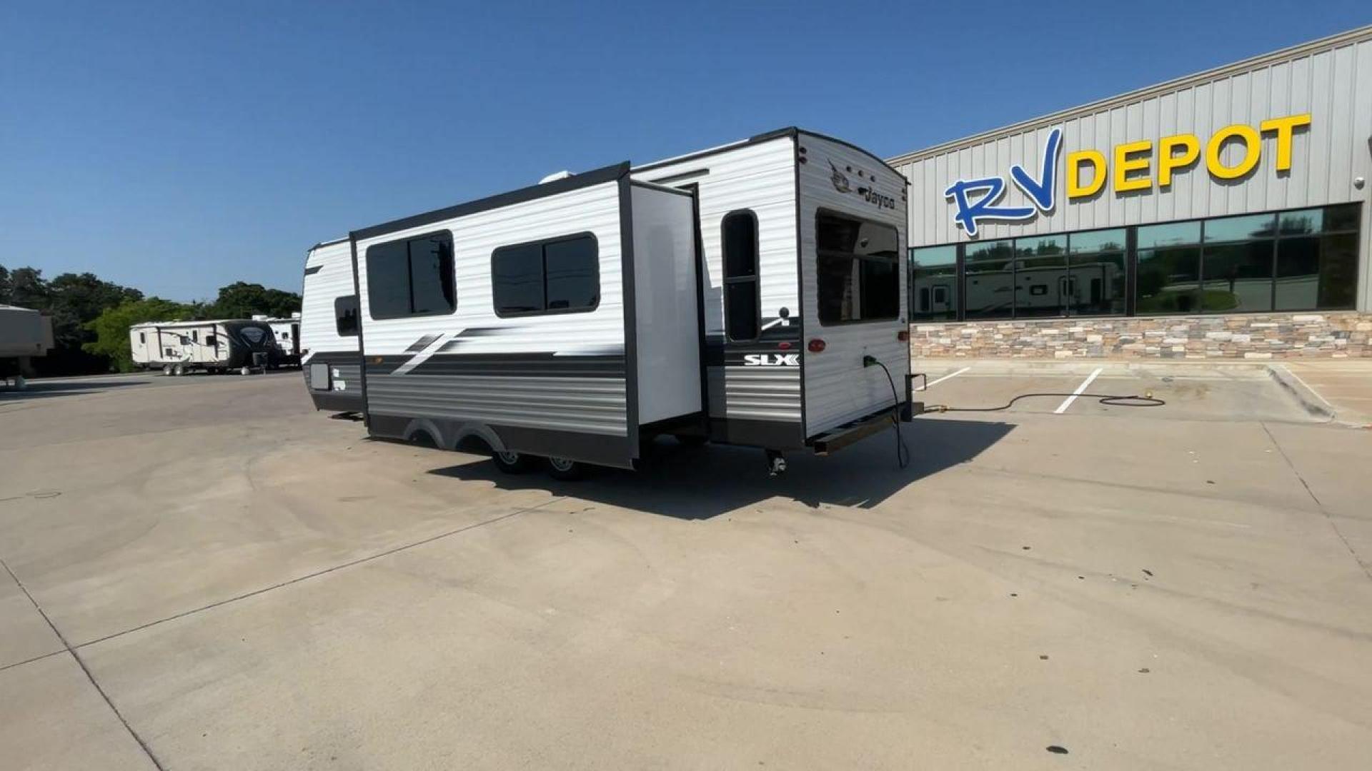 2022 JAYCO JAYFLIGHT 265RLS (1UJBJ0BP5N1) , Length: 31.08 ft. | Dry Weight: 5,990 lbs. | Gross Weight: 7,150 lbs. | Slides: 1 transmission, located at 4319 N Main St, Cleburne, TX, 76033, (817) 678-5133, 32.385960, -97.391212 - Photo#7