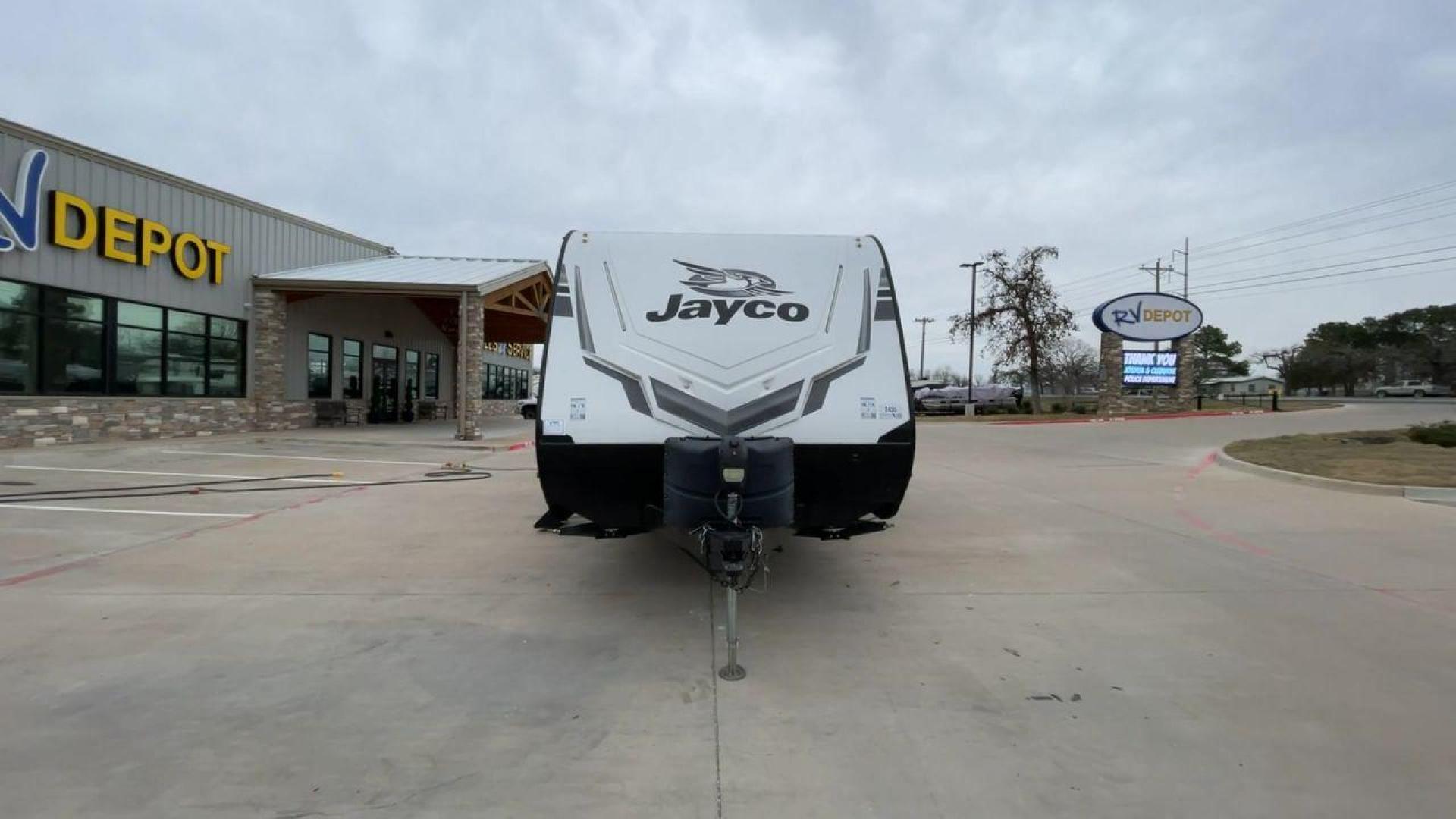 2022 JAYCO JAY FLIGHT 27BHB (1UJBJ0BR1N1) , located at 4319 N Main St, Cleburne, TX, 76033, (817) 678-5133, 32.385960, -97.391212 - Photo#4