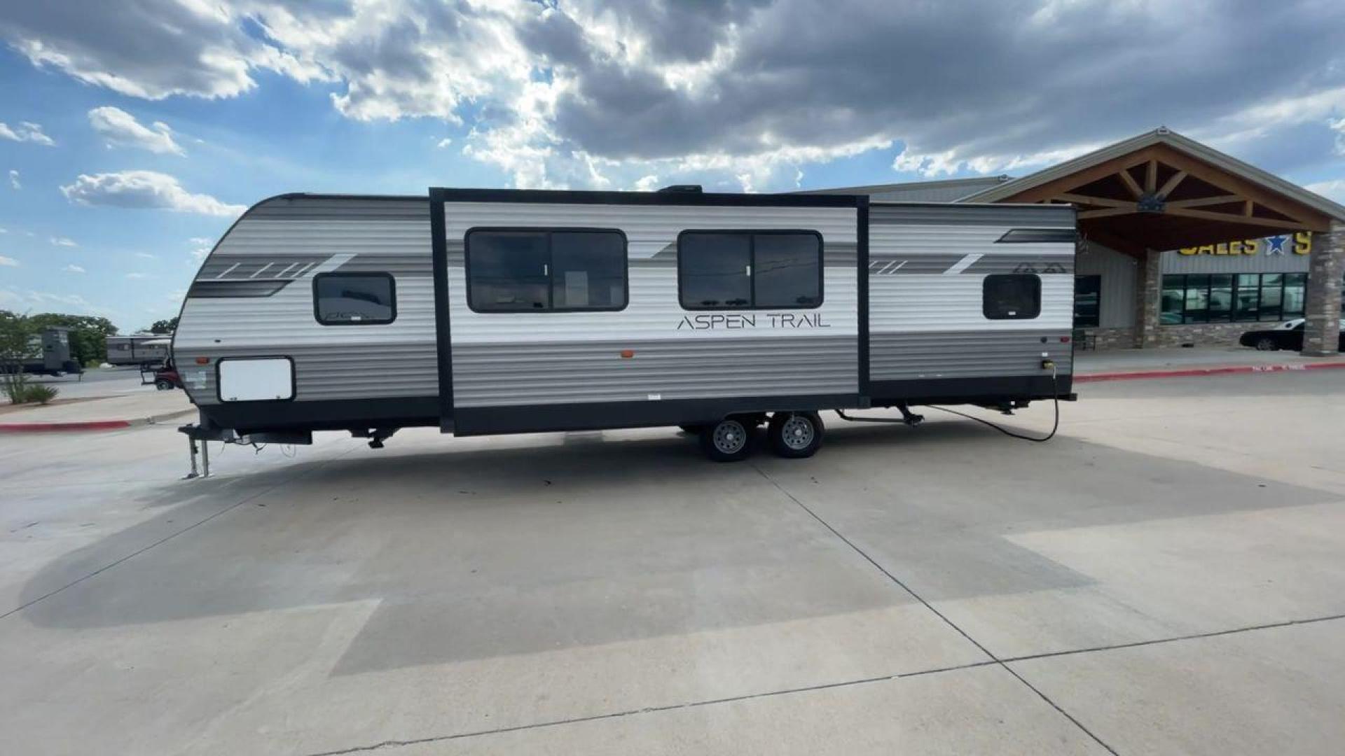 2022 KEYSTONE ASPEN TRAIL 3280BHS (4YDTATR23N8) , Length: 36.25 ft. | Dry Weight: 7,190 lbs. | Slides: 1 transmission, located at 4319 N Main St, Cleburne, TX, 76033, (817) 678-5133, 32.385960, -97.391212 - Photo#5