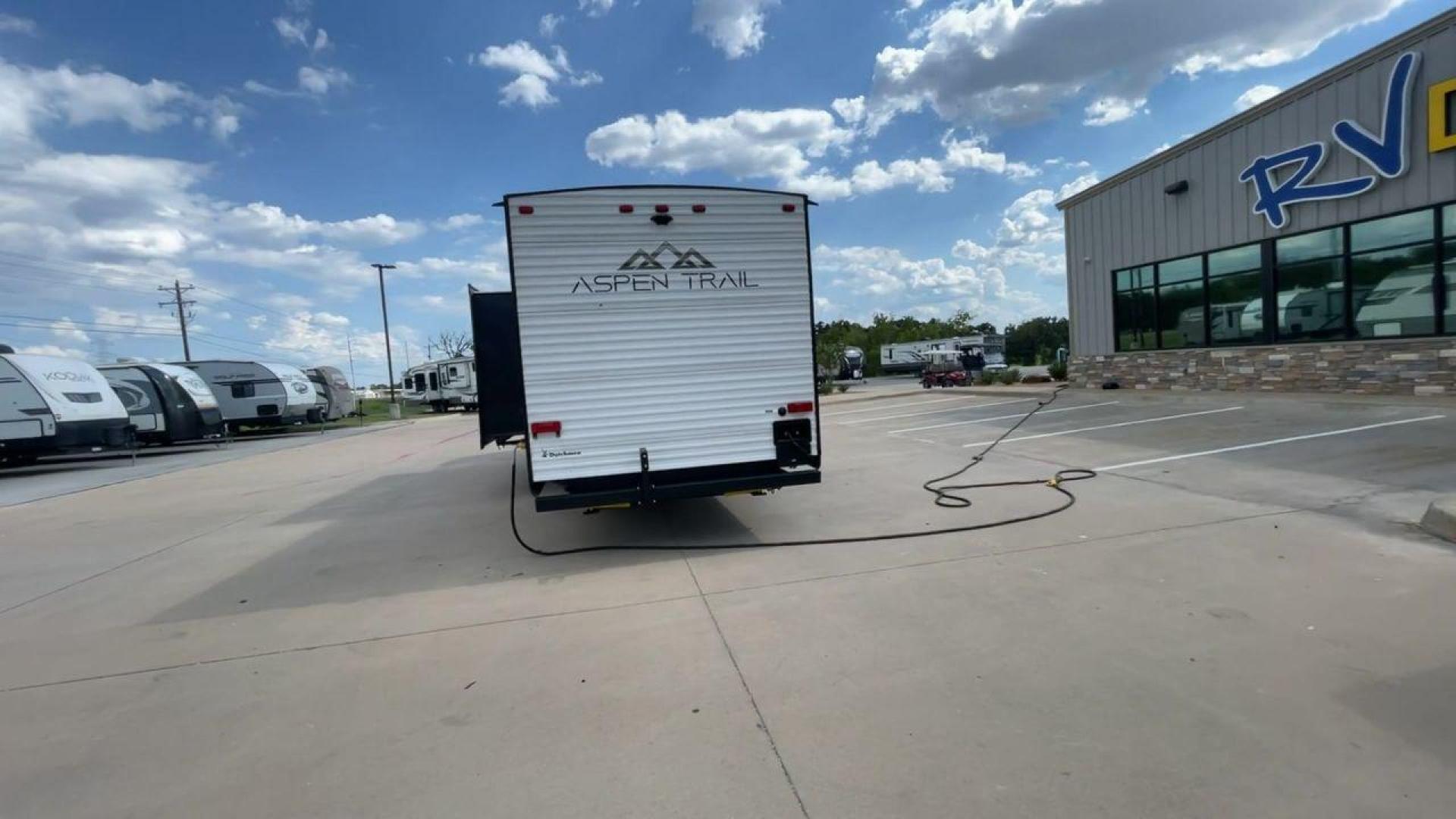 2022 KEYSTONE ASPEN TRAIL 3280BHS (4YDTATR23N8) , Length: 36.25 ft. | Dry Weight: 7,190 lbs. | Slides: 1 transmission, located at 4319 N Main St, Cleburne, TX, 76033, (817) 678-5133, 32.385960, -97.391212 - Photo#7