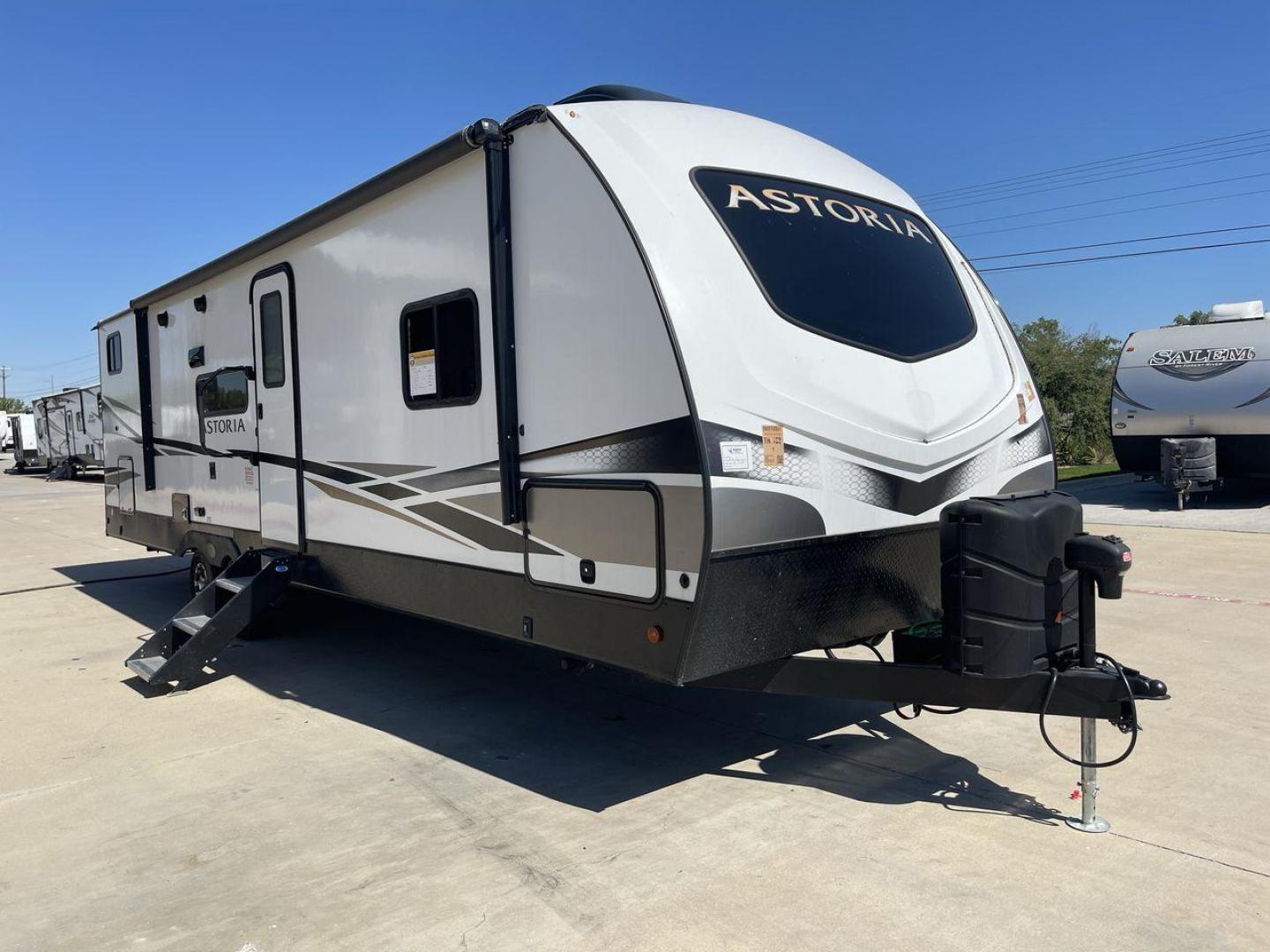 2022 KEYSTONE ASTORIA 2903BH (4YDTAAN25NM) , Length: 33.75 ft. | Dry Weight: 6,806 lbs. | Slides: 1 transmission, located at 4319 N Main St, Cleburne, TX, 76033, (817) 678-5133, 32.385960, -97.391212 - The 2022 Keystone Astoria 2903BH is designed for comfort and functionality. With an overall length of 33.75 feet and a dry weight of 6,806 pounds, it is both spacious and lightweight. This trailer is equipped with one slide-out, offering ample room for living and sleeping spaces. The exterior featur - Photo#23