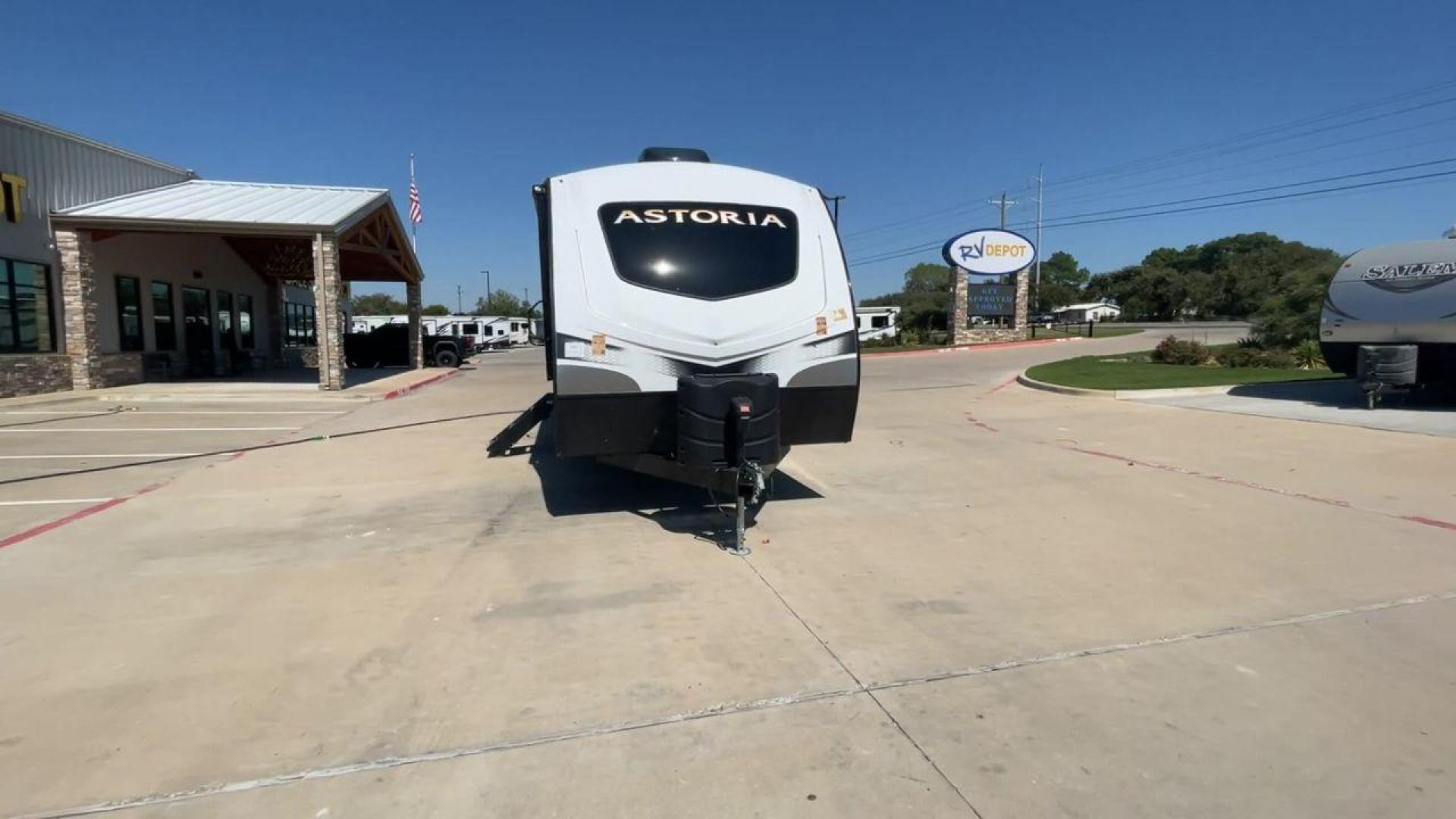 2022 KEYSTONE ASTORIA 2903BH (4YDTAAN25NM) , Length: 33.75 ft. | Dry Weight: 6,806 lbs. | Slides: 1 transmission, located at 4319 N Main St, Cleburne, TX, 76033, (817) 678-5133, 32.385960, -97.391212 - Photo#4