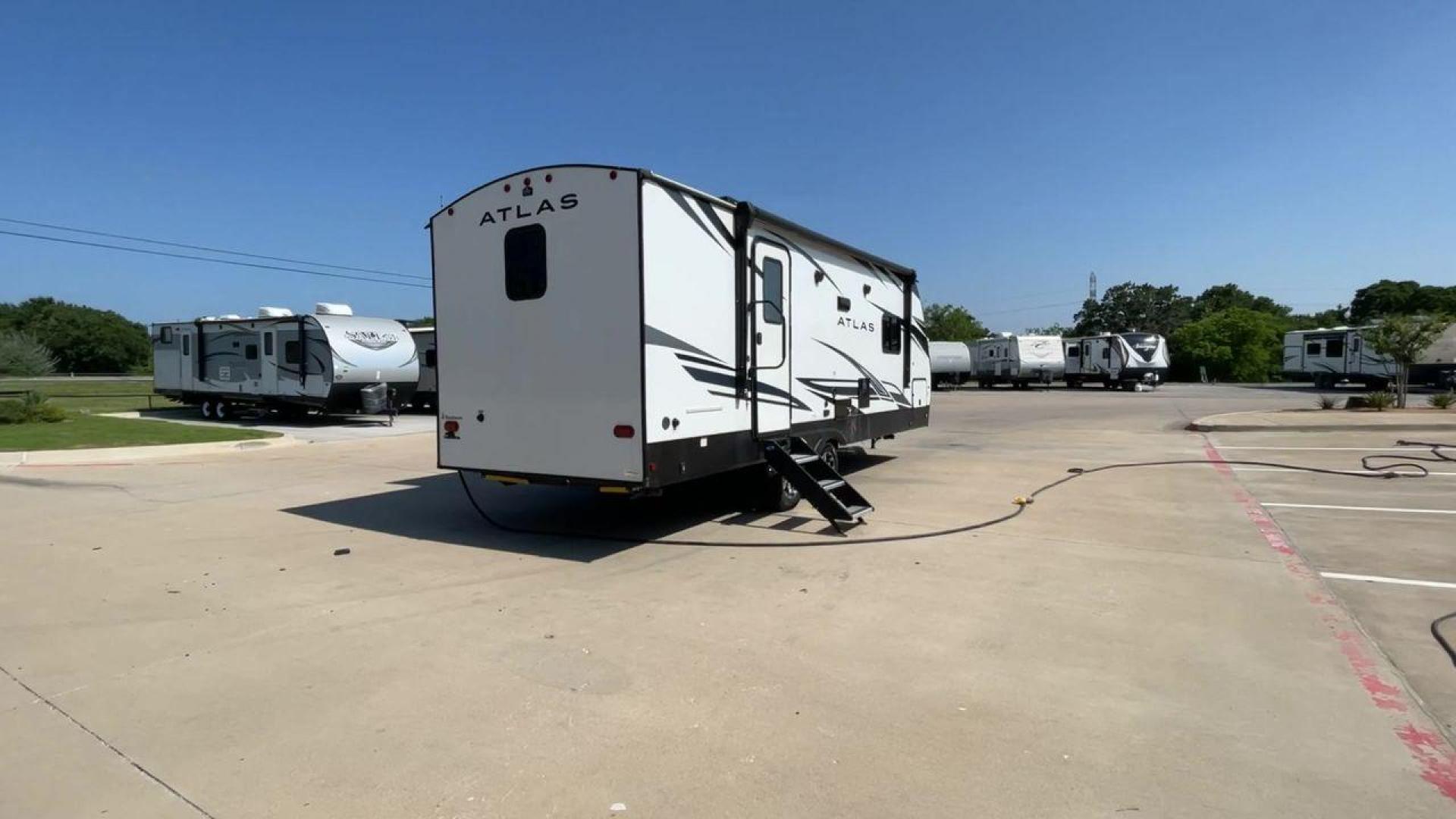 2022 KEYSTONE ATLAS 2202RB (4YDTASK2XNM) , located at 4319 N Main St, Cleburne, TX, 76033, (817) 678-5133, 32.385960, -97.391212 - Photo#1