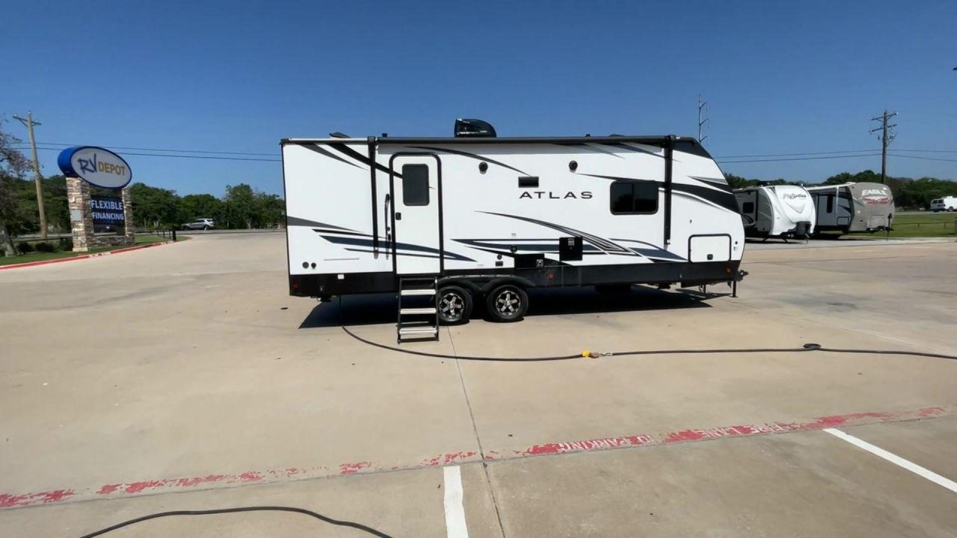 2022 KEYSTONE ATLAS 2202RB (4YDTASK2XNM) , located at 4319 N Main St, Cleburne, TX, 76033, (817) 678-5133, 32.385960, -97.391212 - Photo#2