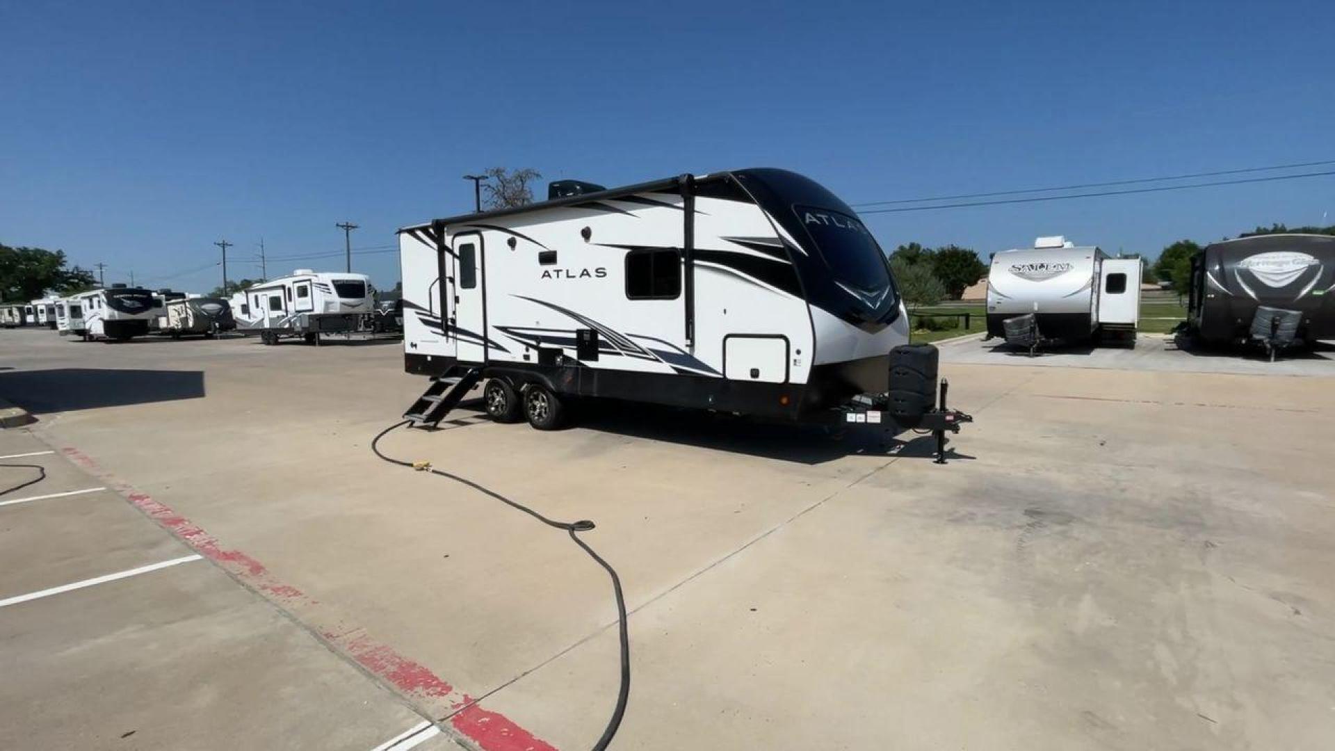 2022 KEYSTONE ATLAS 2202RB (4YDTASK2XNM) , located at 4319 N Main St, Cleburne, TX, 76033, (817) 678-5133, 32.385960, -97.391212 - Photo#3