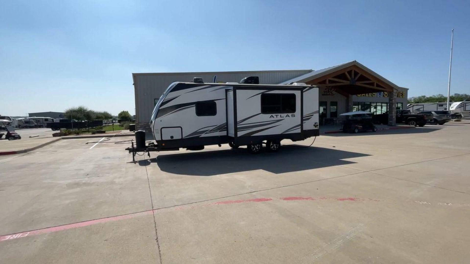 2022 KEYSTONE ATLAS 2202RB (4YDTASK2XNM) , located at 4319 N Main St, Cleburne, TX, 76033, (817) 678-5133, 32.385960, -97.391212 - Photo#6