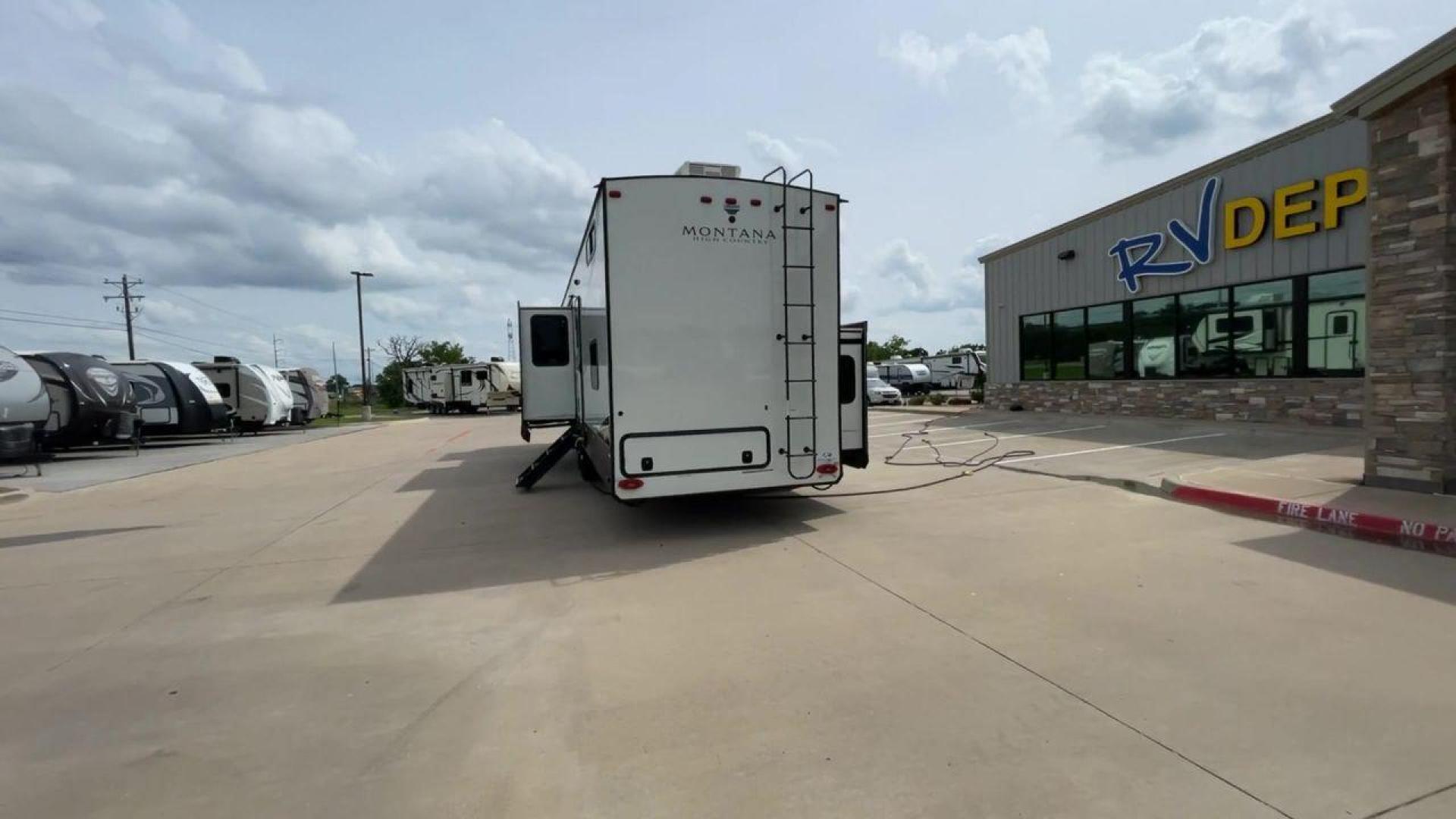 2022 KEYSTONE MONTANA 377FL (4YDFHMU26NA) , located at 4319 N Main St, Cleburne, TX, 76033, (817) 678-5133, 32.385960, -97.391212 - Photo#8