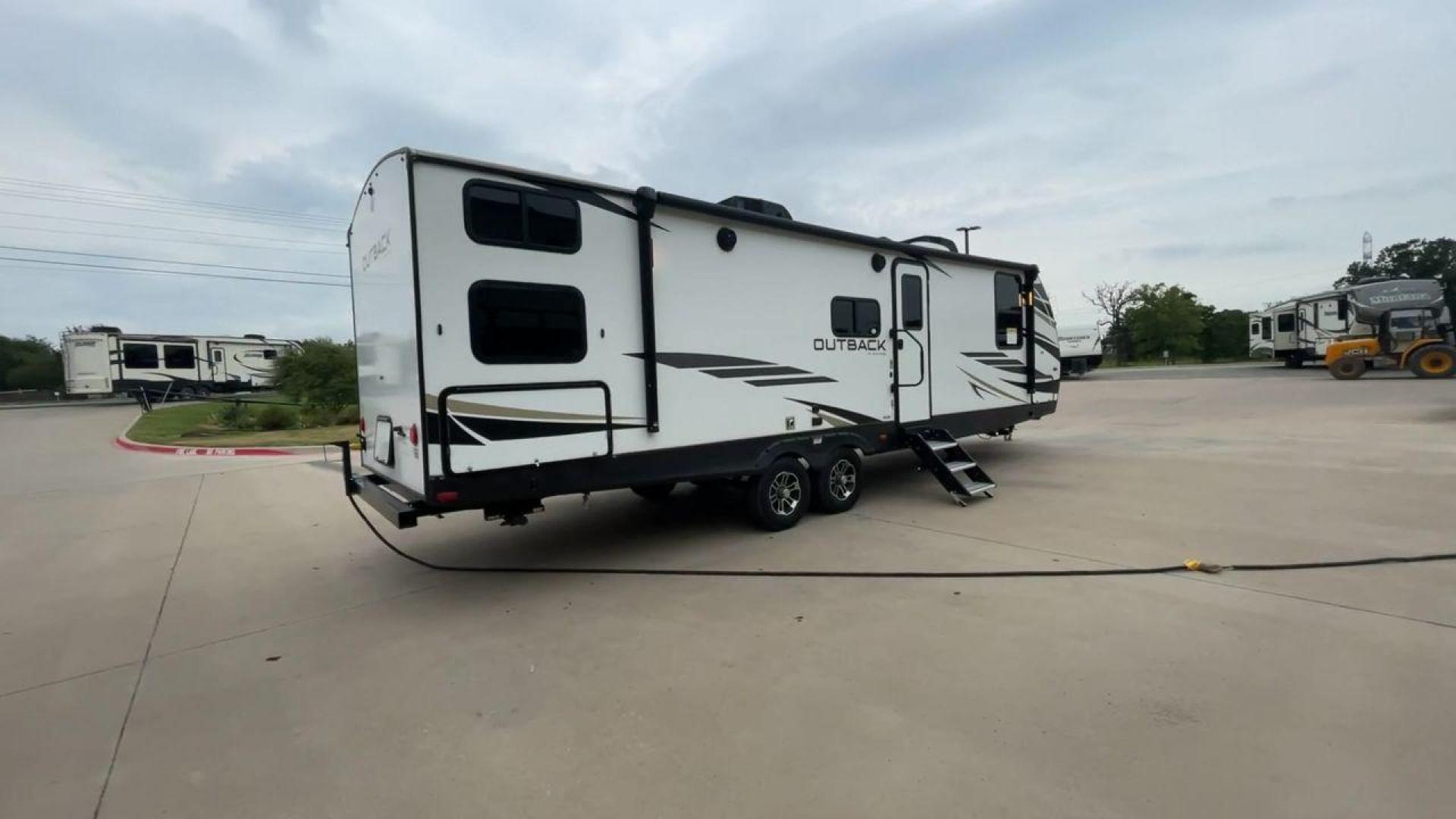 2022 KEYSTONE OUTBACK 291UBH (4YDT0BN20NB) , Length: 33.67 ft. | Dry Weight: 6,869 lbs. | Gross Weight: 8,209 lbs.8,209 lbs. | Slides: 1 transmission, located at 4319 N Main St, Cleburne, TX, 76033, (817) 678-5133, 32.385960, -97.391212 - Photo#1