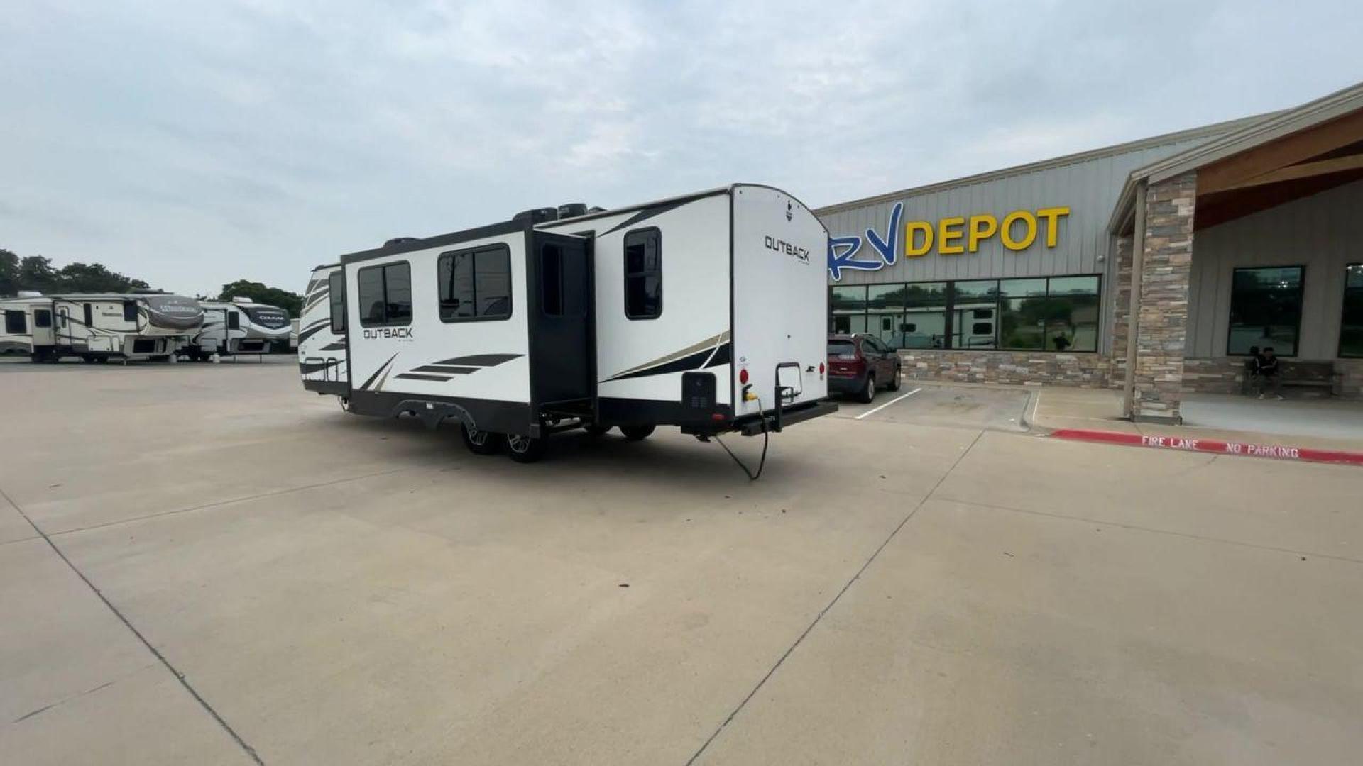 2022 KEYSTONE OUTBACK 291UBH (4YDT0BN20NB) , Length: 33.67 ft. | Dry Weight: 6,869 lbs. | Gross Weight: 8,209 lbs.8,209 lbs. | Slides: 1 transmission, located at 4319 N Main St, Cleburne, TX, 76033, (817) 678-5133, 32.385960, -97.391212 - Photo#7