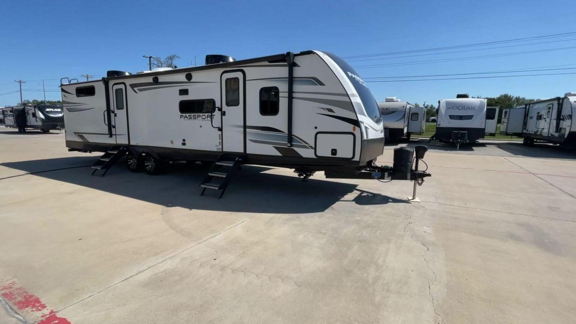 2022 KEYSTONE PASSPORT 3401QD (4YDTPPS27ND) , located at 4319 N Main St, Cleburne, TX, 76033, (817) 678-5133, 32.385960, -97.391212 - Photo#3