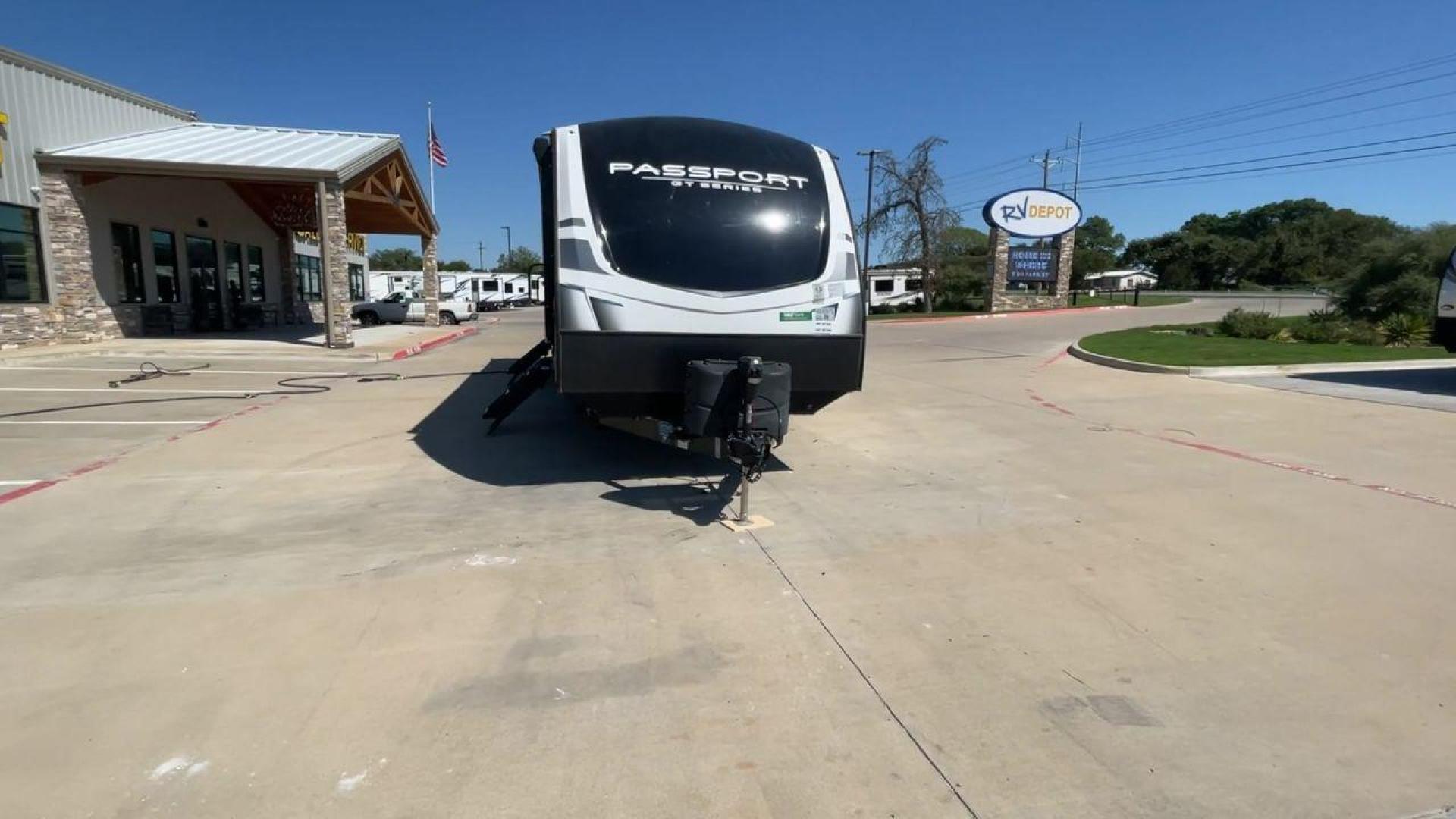 2022 KEYSTONE PASSPORT 3401QD (4YDTPPS27ND) , located at 4319 N Main St, Cleburne, TX, 76033, (817) 678-5133, 32.385960, -97.391212 - Photo#4