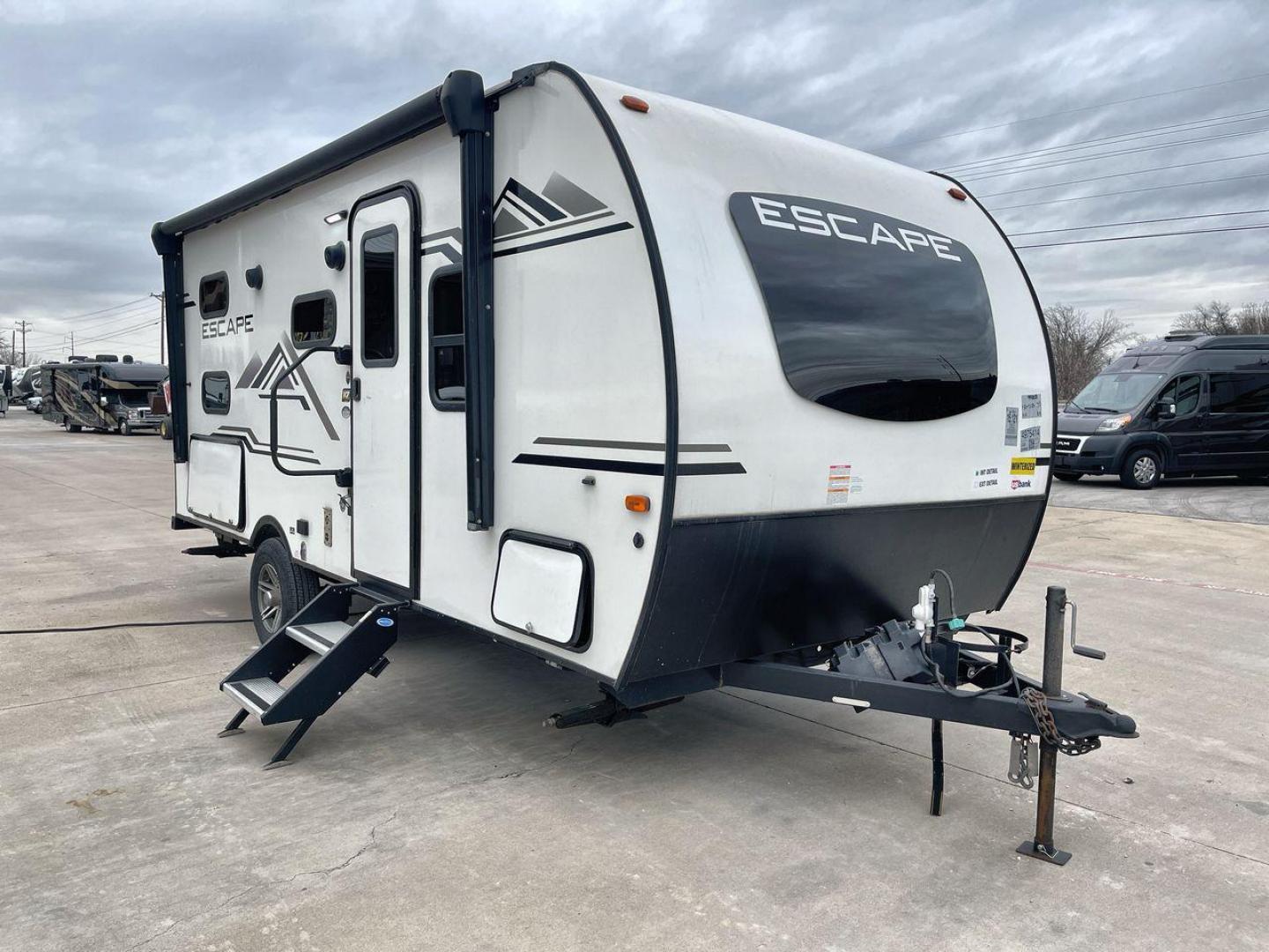 2022 KZ ESCAPE 191BHK (4EZTA1815N4) , located at 4319 N Main St, Cleburne, TX, 76033, (817) 678-5133, 32.385960, -97.391212 - Photo#19