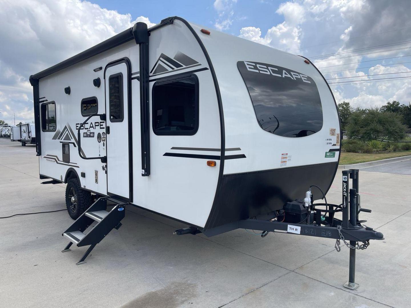 2022 KZ ESCAPE E18 HATCH (4EZTA1812N4) , located at 4319 N Main St, Cleburne, TX, 76033, (817) 678-5133, 32.385960, -97.391212 - Photo#22