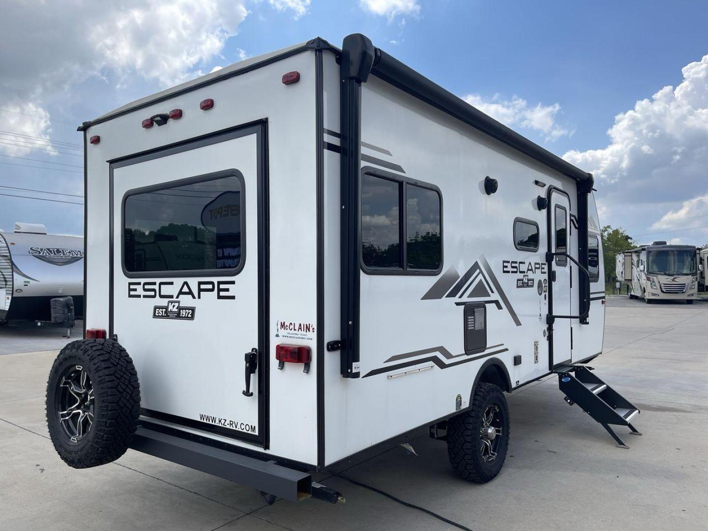 2022 KZ ESCAPE E18 HATCH (4EZTA1812N4) , located at 4319 N Main St, Cleburne, TX, 76033, (817) 678-5133, 32.385960, -97.391212 - Photo#24