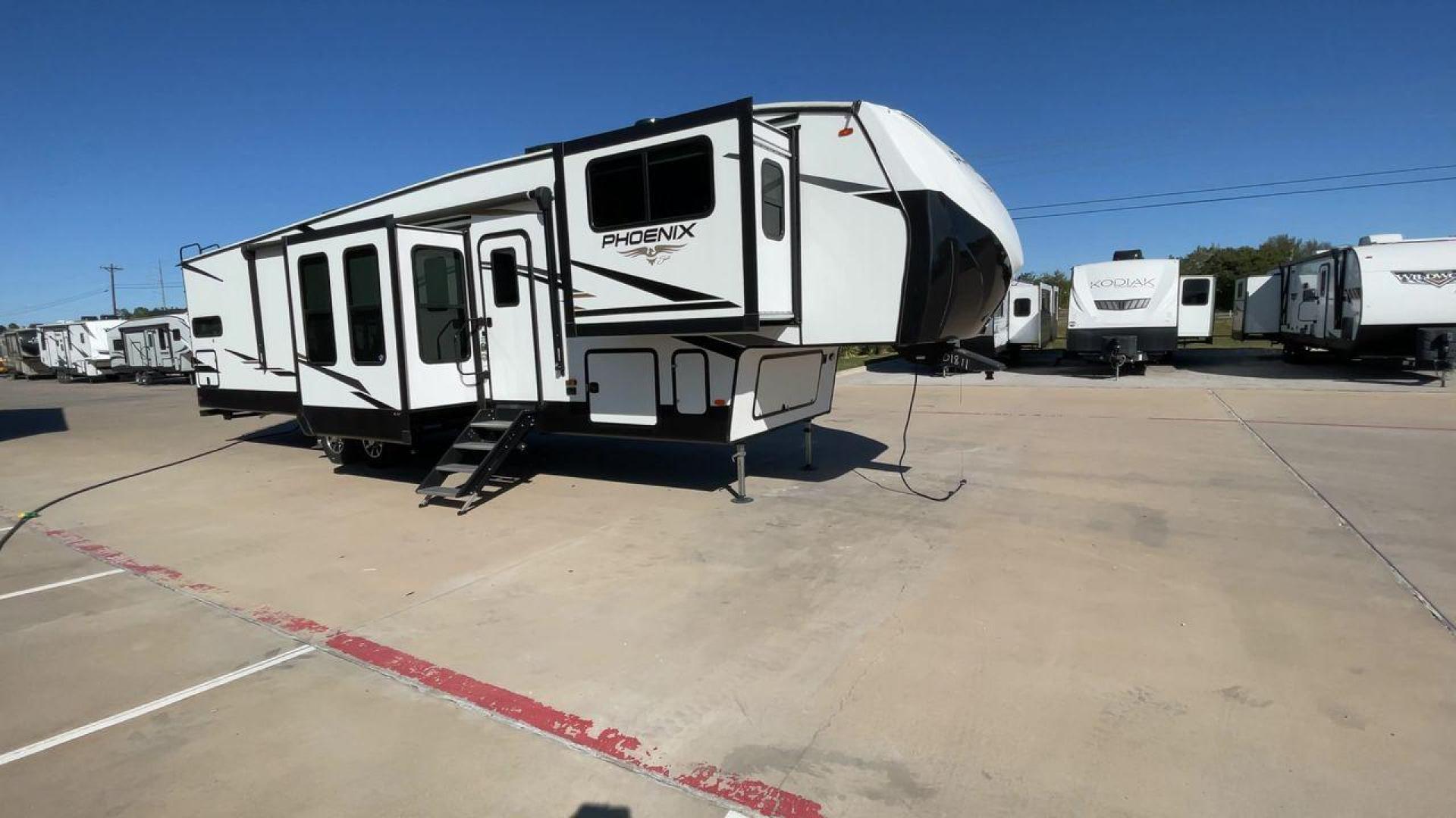 2022 SHASTA PHOENIX 334FL (5ZT3SPYBXNA) , Length: 42.17 ft. | Dry Weight: 12,400 lbs. | Gross Weight: 15,000 lbs. | Slides: 5 transmission, located at 4319 N Main St, Cleburne, TX, 76033, (817) 678-5133, 32.385960, -97.391212 - Photo#3