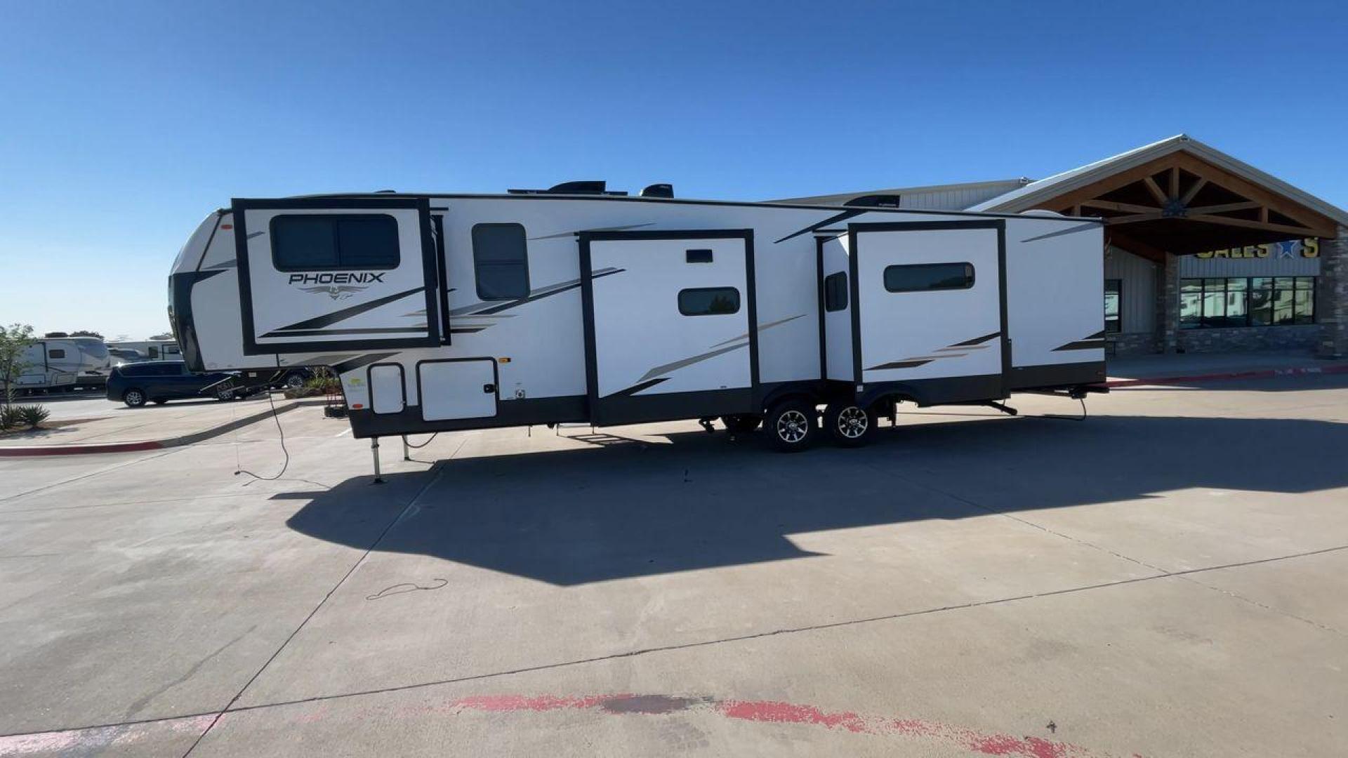 2022 SHASTA PHOENIX 334FL (5ZT3SPYBXNA) , Length: 42.17 ft. | Dry Weight: 12,400 lbs. | Gross Weight: 15,000 lbs. | Slides: 5 transmission, located at 4319 N Main St, Cleburne, TX, 76033, (817) 678-5133, 32.385960, -97.391212 - Photo#6