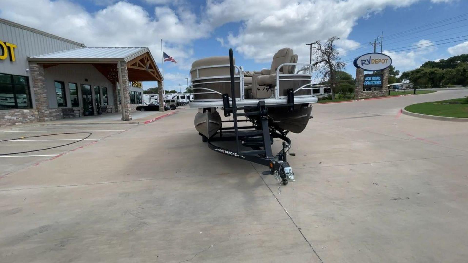 2022 SUNTRACKER SF20 (BUJ82649G22) , Length: 21.92 ft. | Dry Weight: 1940 lbs. transmission, located at 4319 N Main St, Cleburne, TX, 76033, (817) 678-5133, 32.385960, -97.391212 - Photo#4