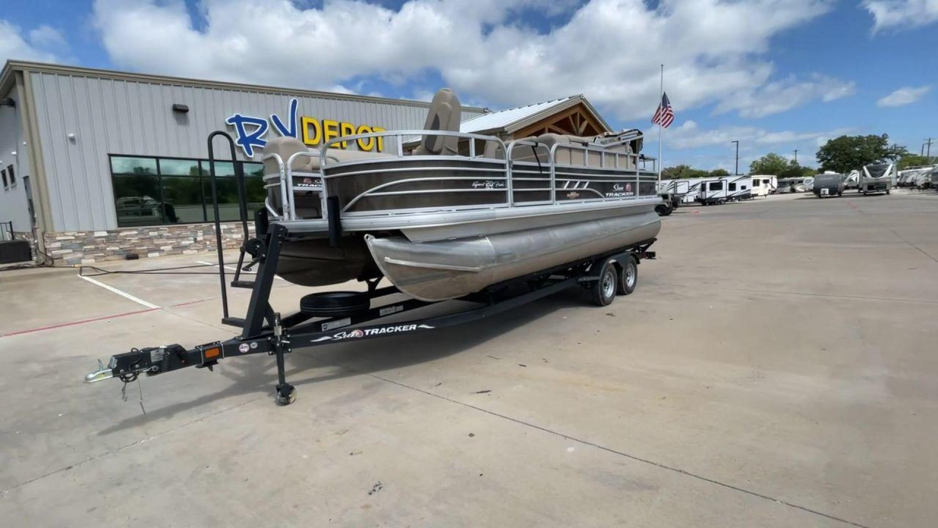 2022 SUNTRACKER SF20 (BUJ82649G22) , Length: 21.92 ft. | Dry Weight: 1940 lbs. transmission, located at 4319 N Main St, Cleburne, TX, 76033, (817) 678-5133, 32.385960, -97.391212 - Photo#5