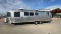 2023 AIRSTREAM FLYING CLOUD 30FB (1STC9YP21PJ) , Length: 30.83 ft | Dry Weight: 6,672 lbs | Gross Weight: 8,800 lbs | Slides: 0 transmission, located at 4319 N Main St, Cleburne, TX, 76033, (817) 678-5133, 32.385960, -97.391212 - With a length of 30.83 feet, the 2023 Airstream Flying Cloud 30FB provides ample space for a luxurious camping experience. Its dry weight of 6,672 lbs makes it relatively lightweight for towing, while its gross weight capacity of 8,800 lbs ensures you can pack all the essentials for your trip. The i - Photo#6