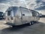 2023 AIRSTREAM FLYING CLOUD 30FB (1STC9YP21PJ) , Length: 30.83 ft | Dry Weight: 6,672 lbs | Gross Weight: 8,800 lbs | Slides: 0 transmission, located at 4319 N Main St, Cleburne, TX, 76033, (817) 678-5133, 32.385960, -97.391212 - With a length of 30.83 feet, the 2023 Airstream Flying Cloud 30FB provides ample space for a luxurious camping experience. Its dry weight of 6,672 lbs makes it relatively lightweight for towing, while its gross weight capacity of 8,800 lbs ensures you can pack all the essentials for your trip. The i - Photo#25