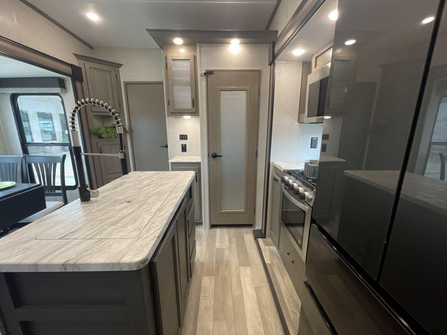 2023 COACHMEN CHAPARRAL 334FL (5ZT3CHYB7PA) , Length: 42.5 ft. | Dry Weight: 12,400 lbs. | Gross Weight: 15,000 lbs. | Slides: 5 transmission, located at 4319 N Main St, Cleburne, TX, 76033, (817) 678-5133, 32.385960, -97.391212 - Photo#12