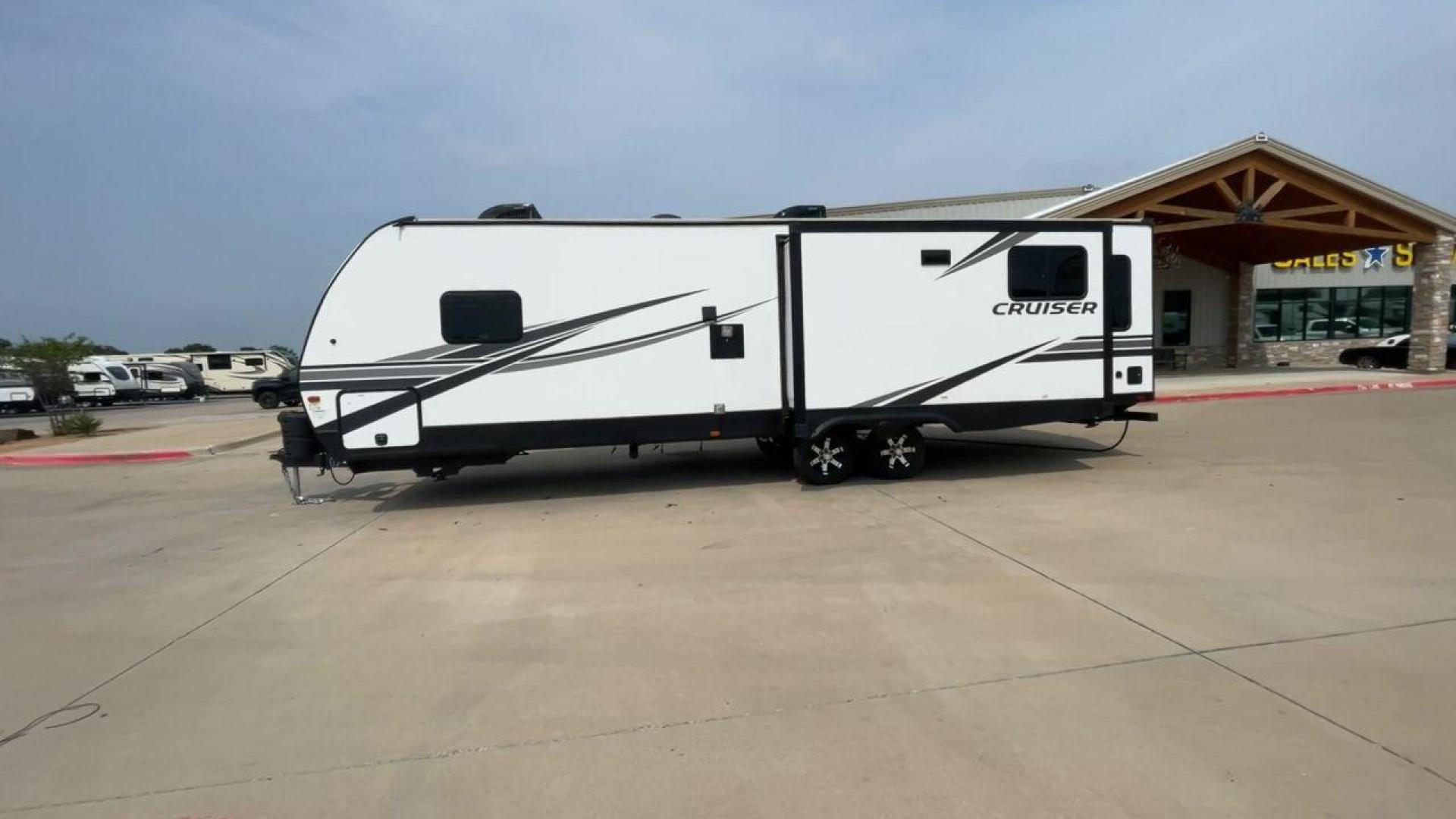 2023 CROSSROADS CRUISER AIRE 30RLS (4YDTCRP23P6) , Length: 34.83 ft. | Dry Weight: 7,214 lbs. | Gross Weight: 9,600 lbs. | Slides: 2 transmission, located at 4319 N Main St, Cleburne, TX, 76033, (817) 678-5133, 32.385960, -97.391212 - Photo#6