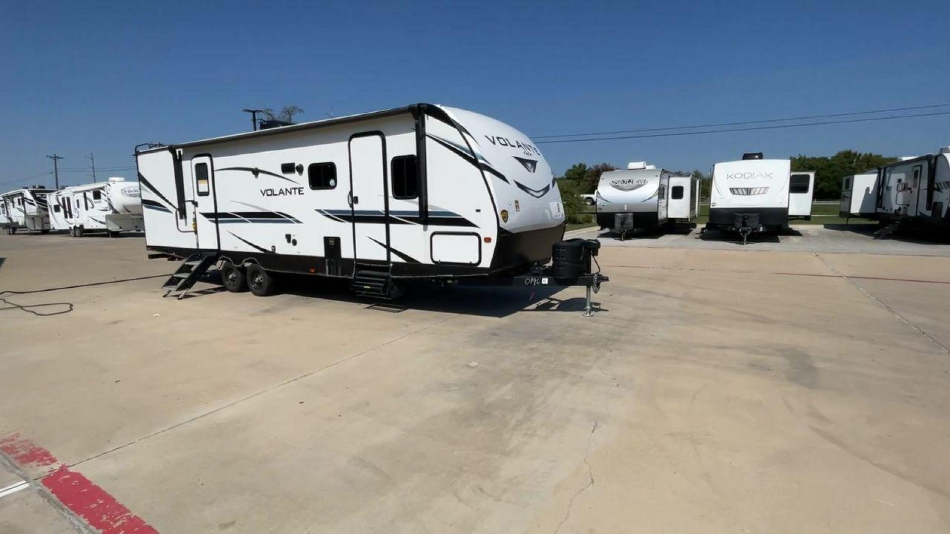 2023 CROSSROADS VOLANTE 29RB (4YDTVLN21P6) , Length: 33.5 ft. | Dry Weight: 5,978 lbs. | Gross Weight: 7,600 lbs. | Slides: 1 transmission, located at 4319 N Main St, Cleburne, TX, 76033, (817) 678-5133, 32.385960, -97.391212 - Photo#3